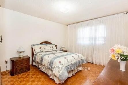 4308 Curia Crescent Upper Property Photo 9