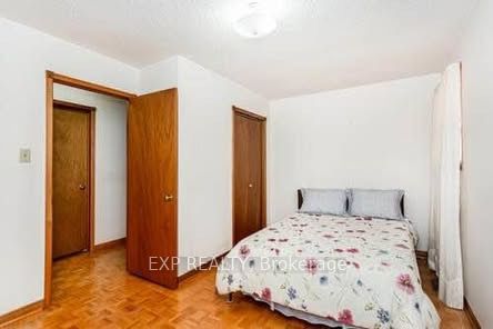4308 Curia Crescent Upper Property Photo 11