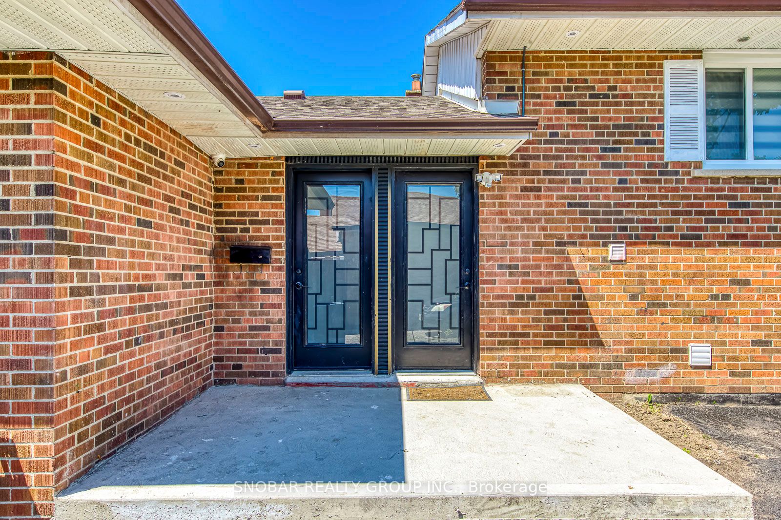 99 Jeffcoat Drive Property Photo 3
