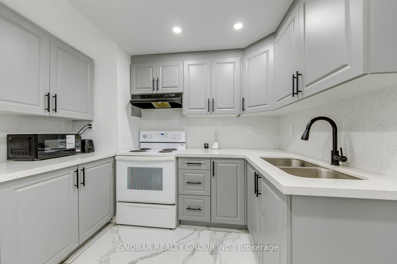 99 Jeffcoat Drive Property Photo 28