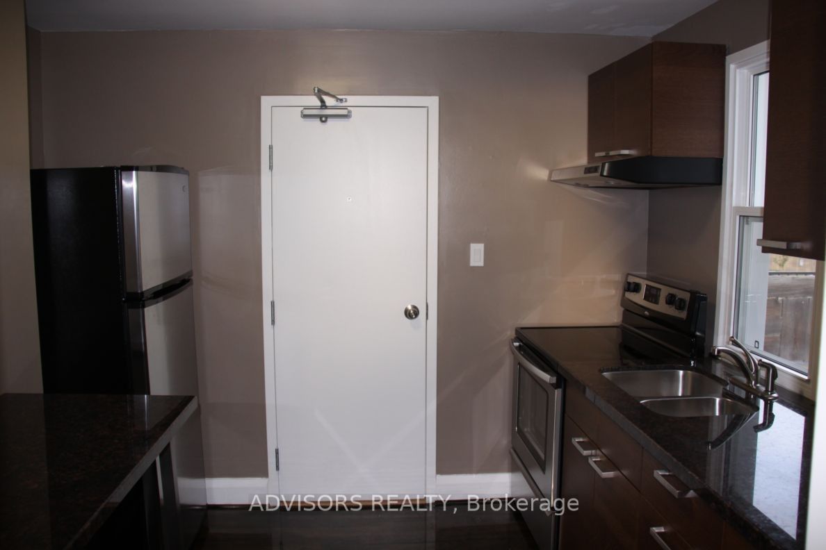 3717 Lakeshore Boulevard W 5 Property Photo 1