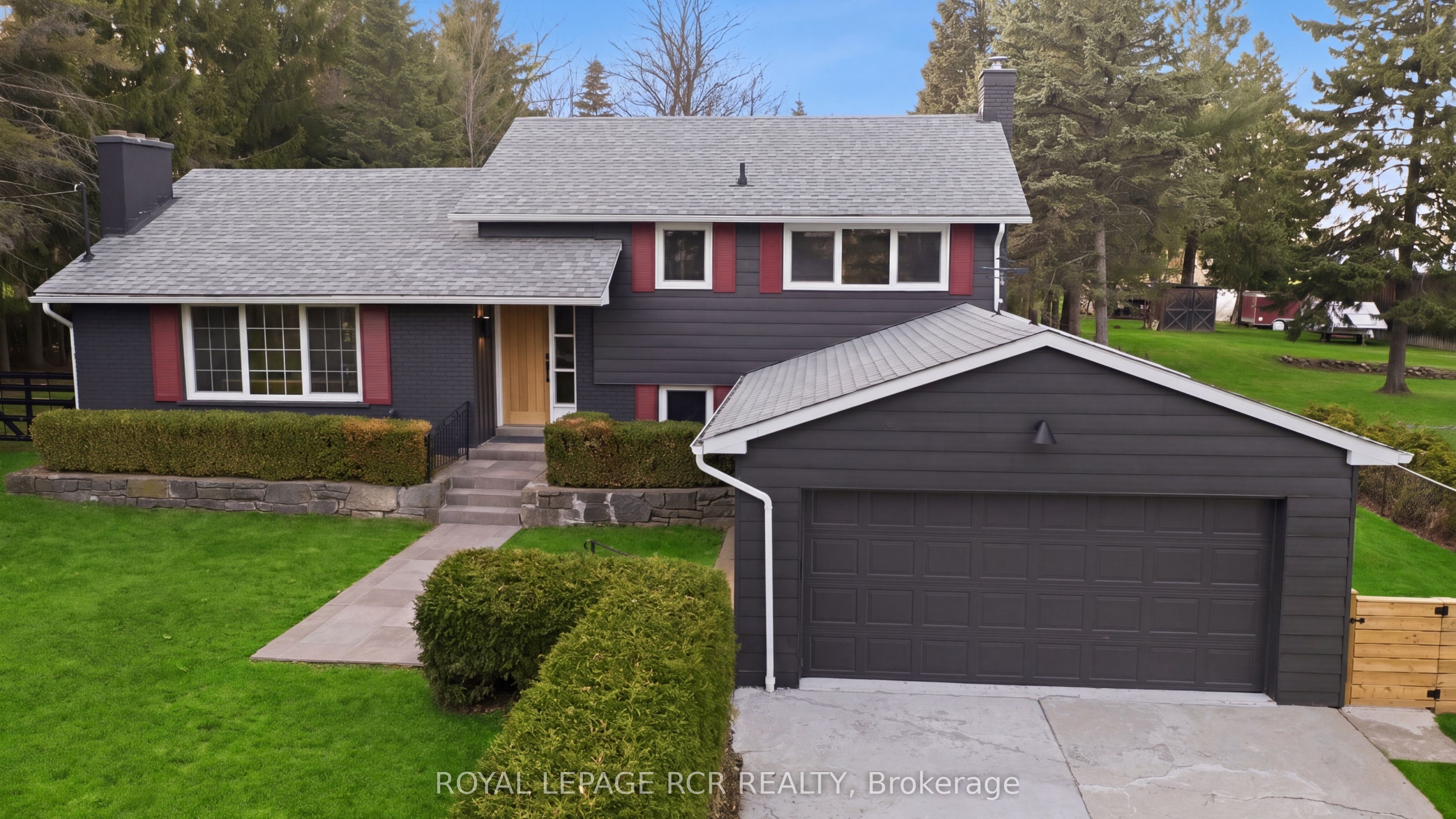 922 The Grange Side Road Property Photo 1