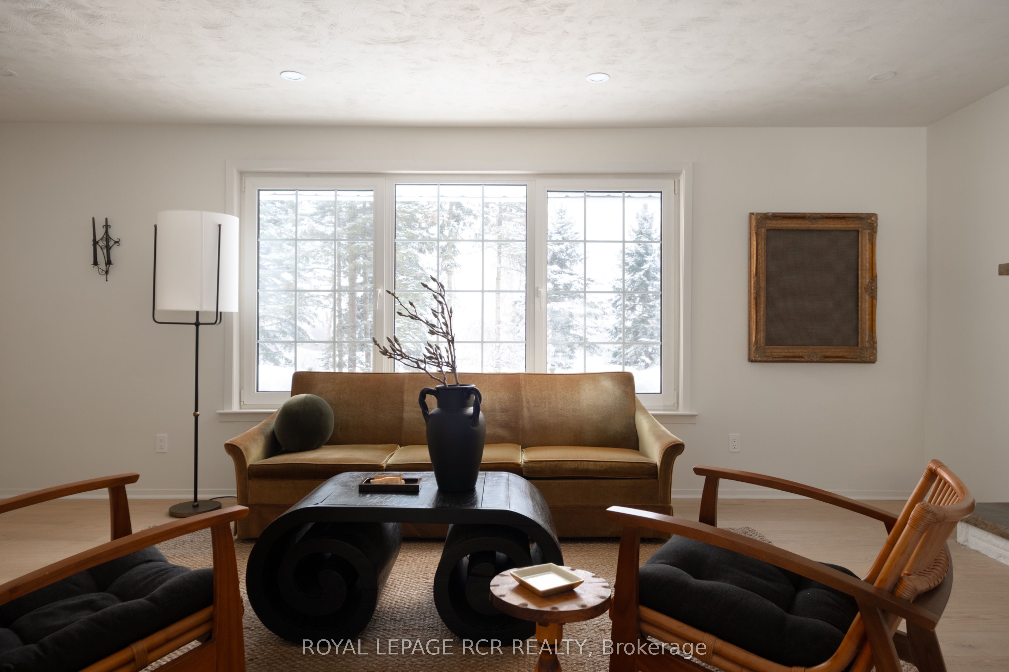 922 The Grange Side Road Property Photo 7
