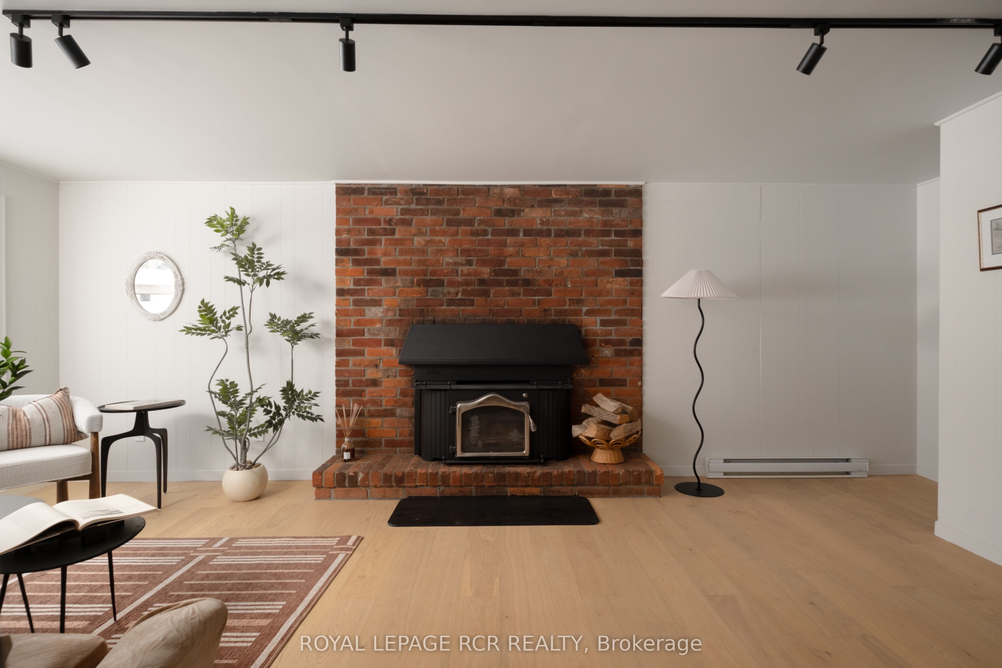 922 The Grange Side Road Property Photo 21