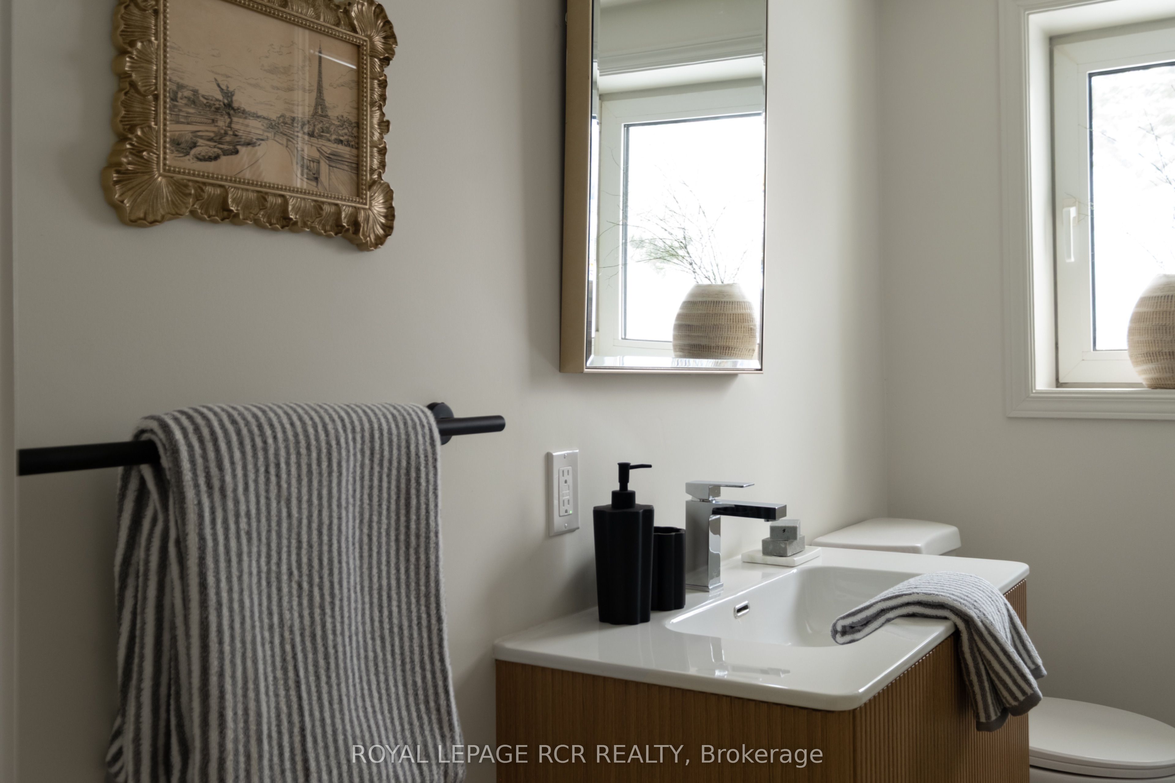 922 The Grange Side Road Property Photo 38