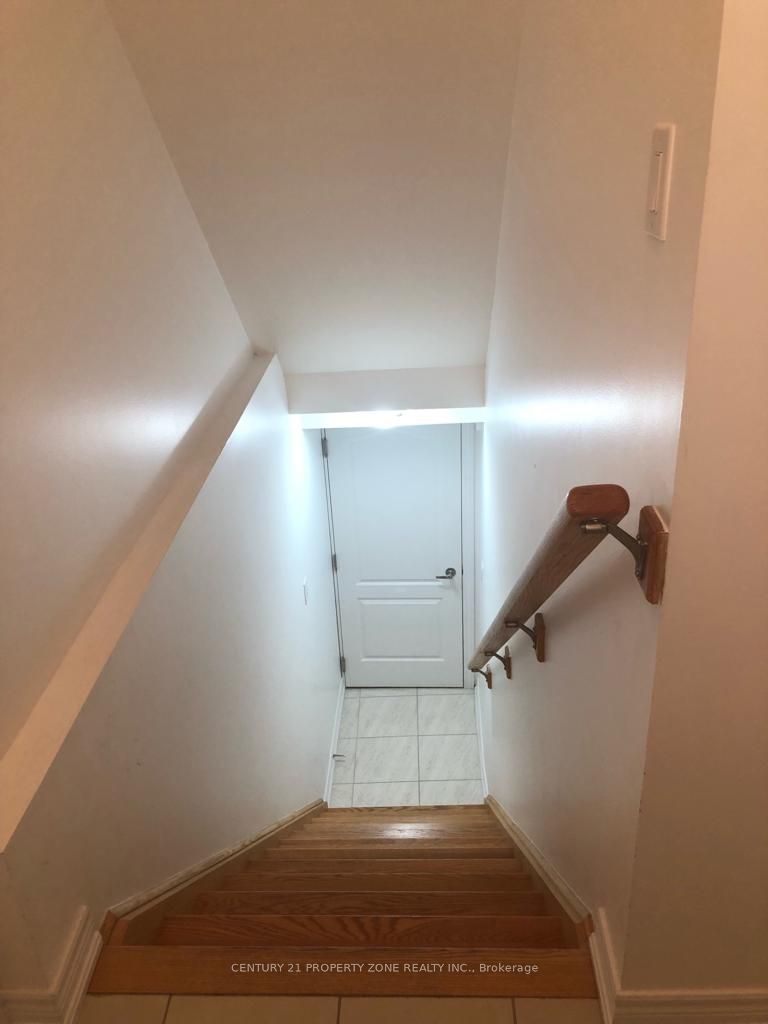 19 Angelgate ( Basement) Road Property Photo 1