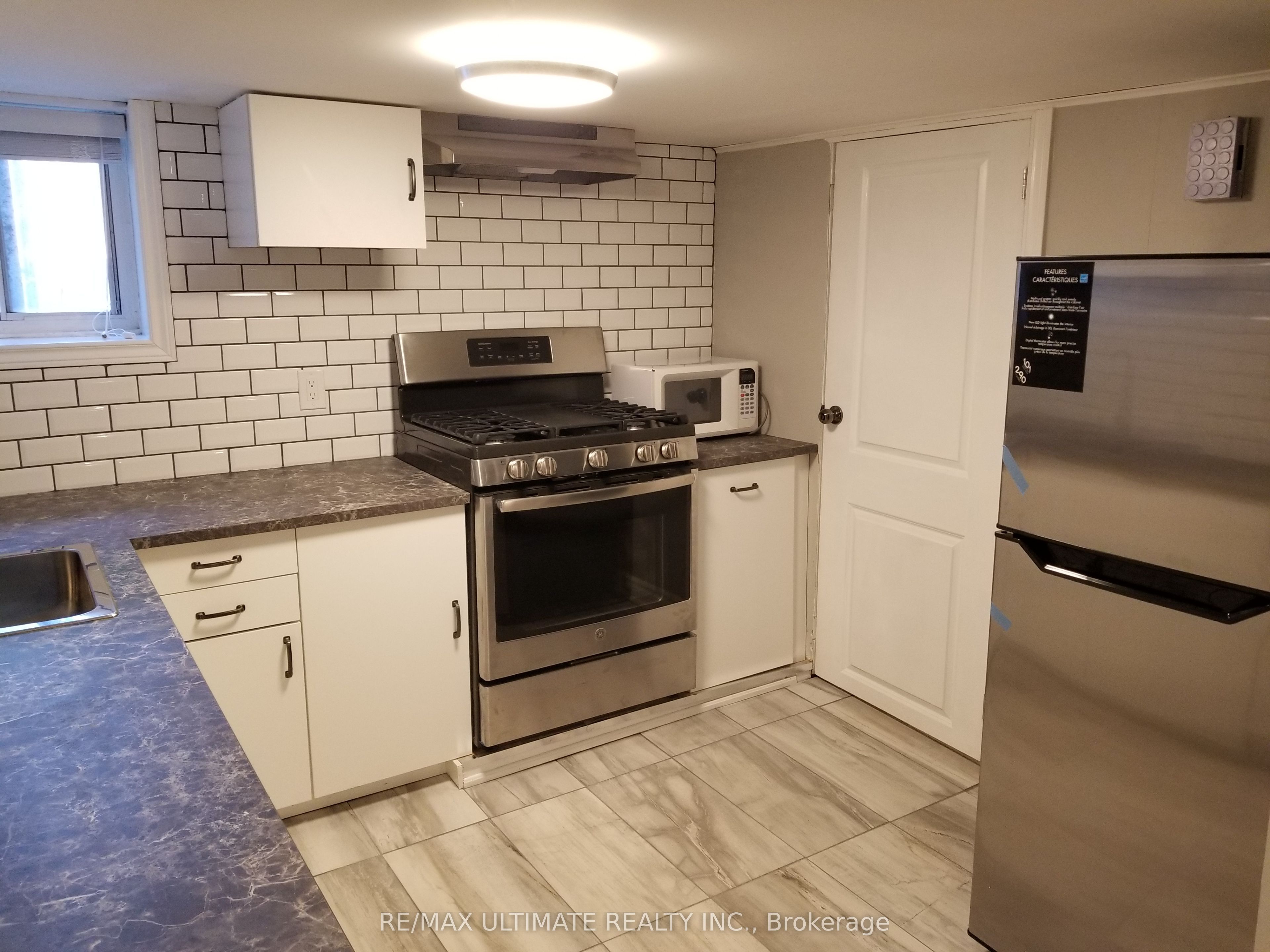 1133 Dufferin Street Lower Property Photo 2
