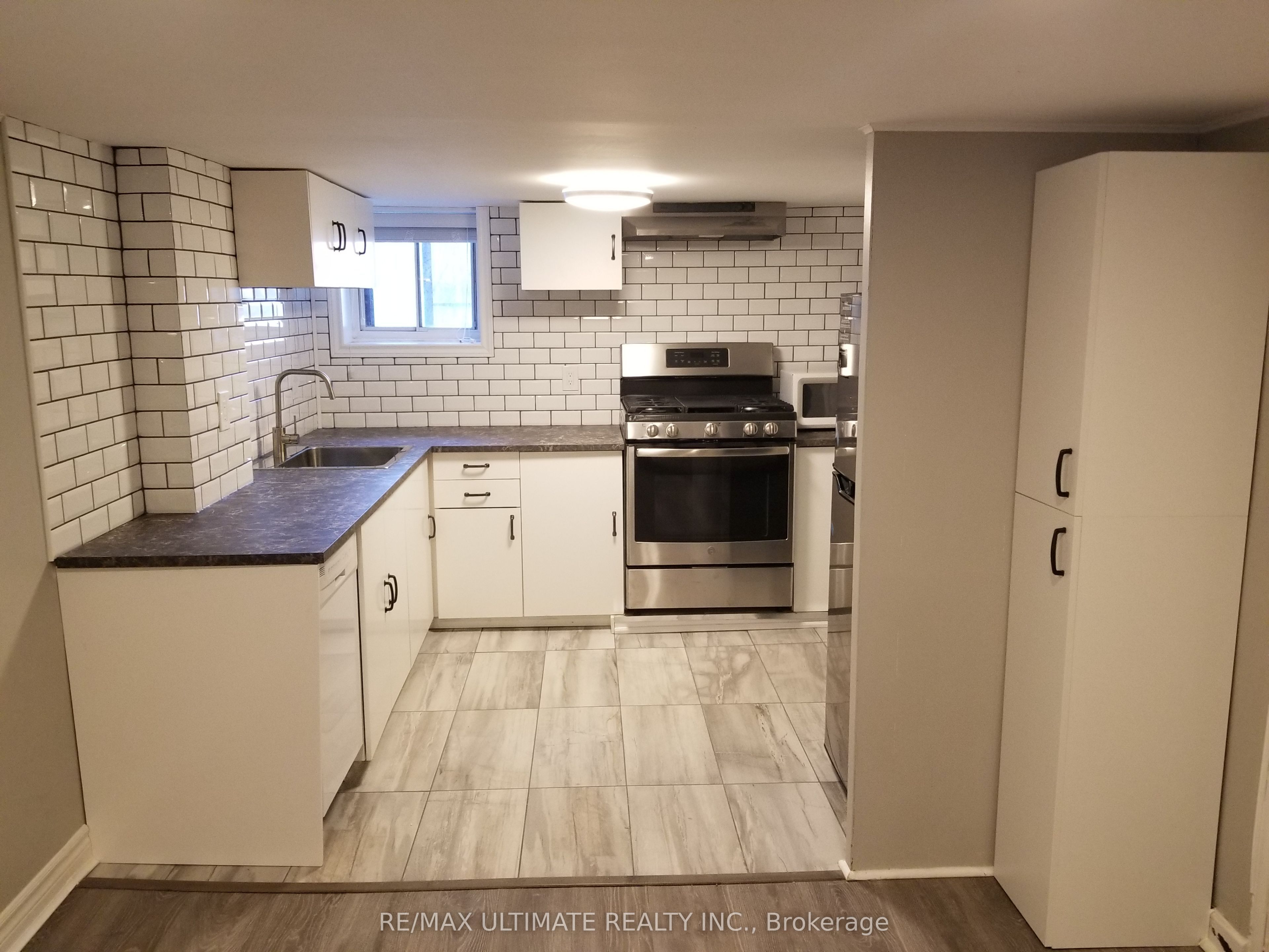 1133 Dufferin Street Lower Property Photo 3