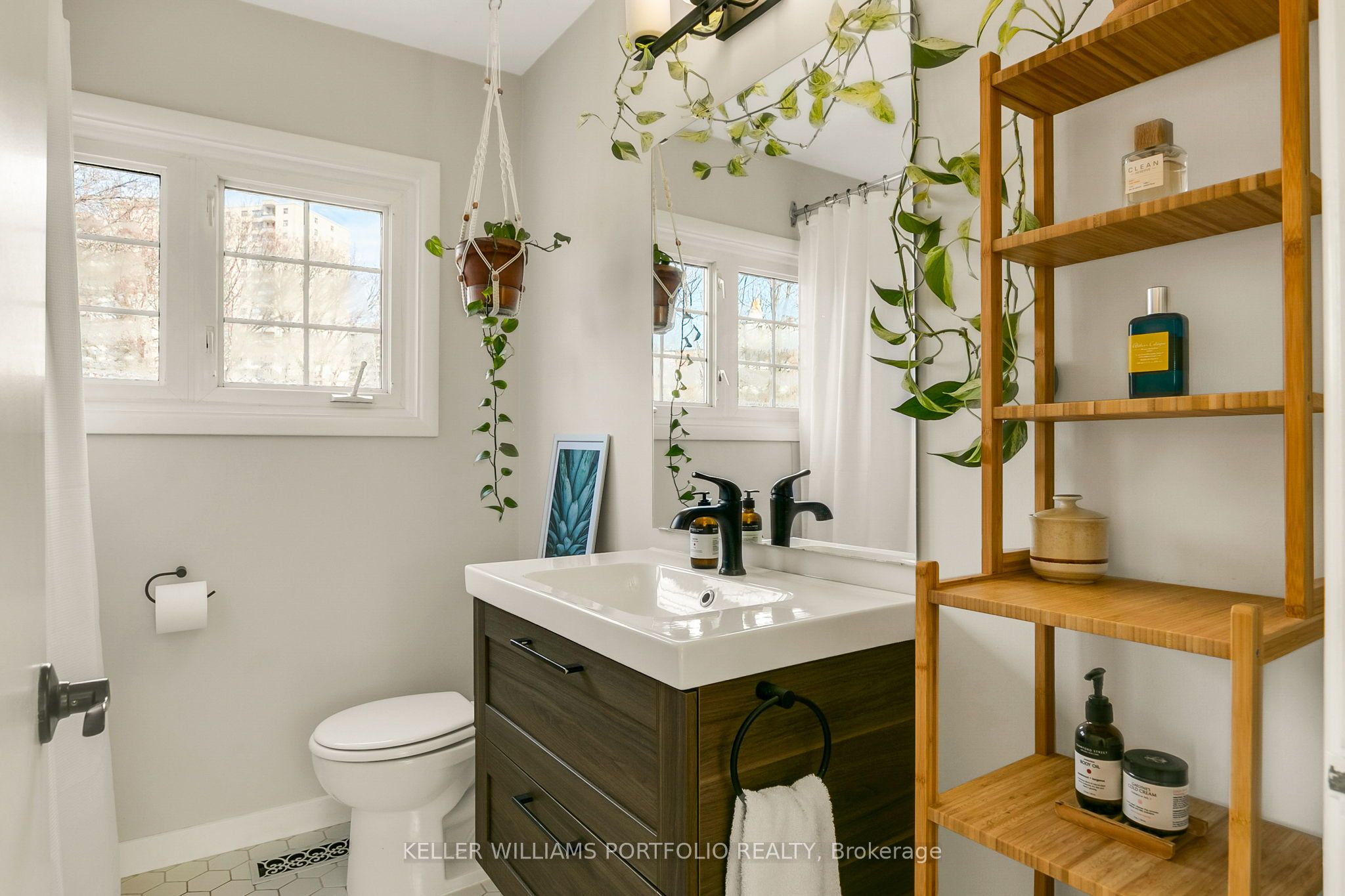 88 Sabrina Dr Drive Property Photo 25