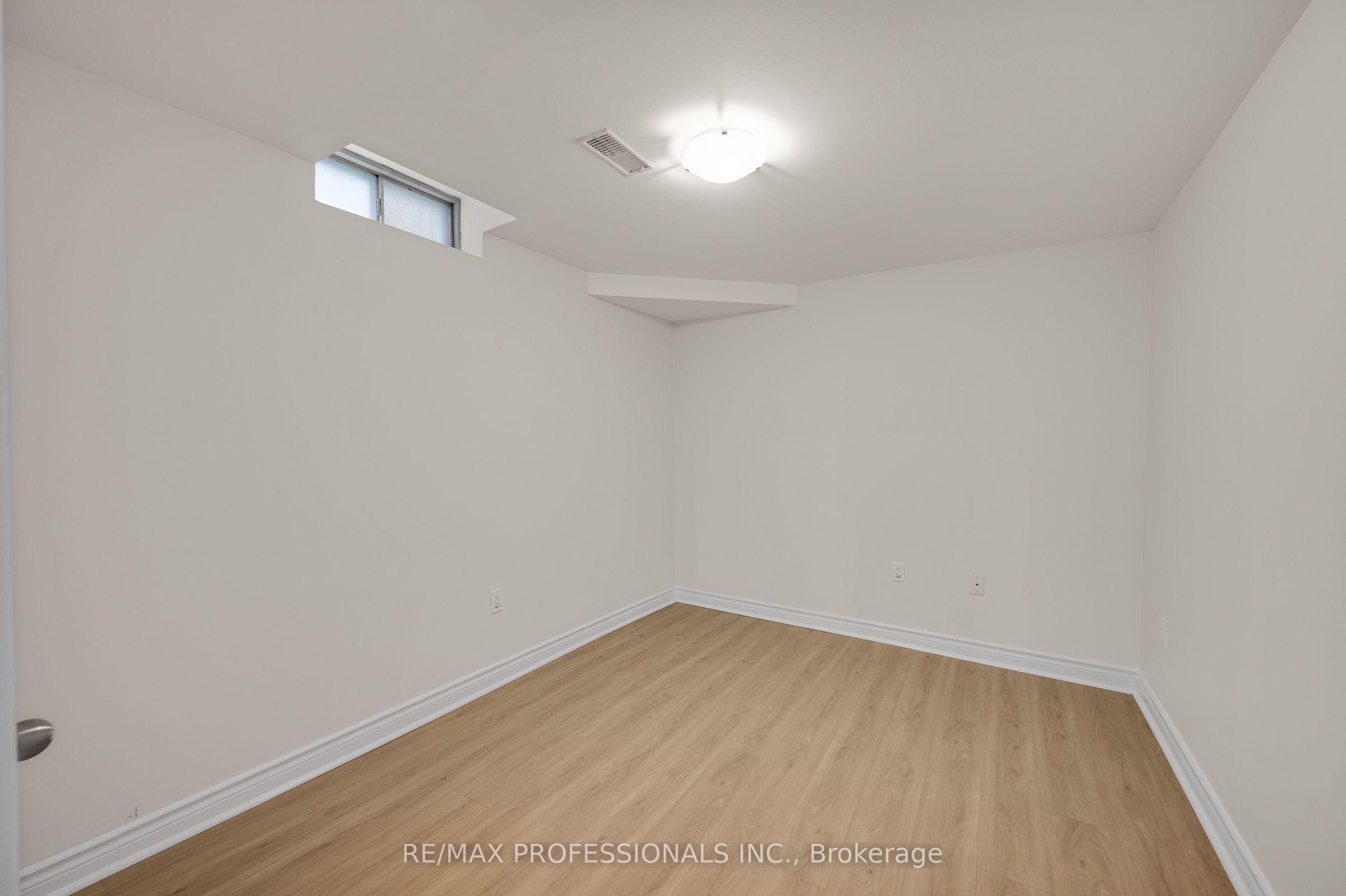 2900 Tradewind Drive Bsmt Property Photo 14