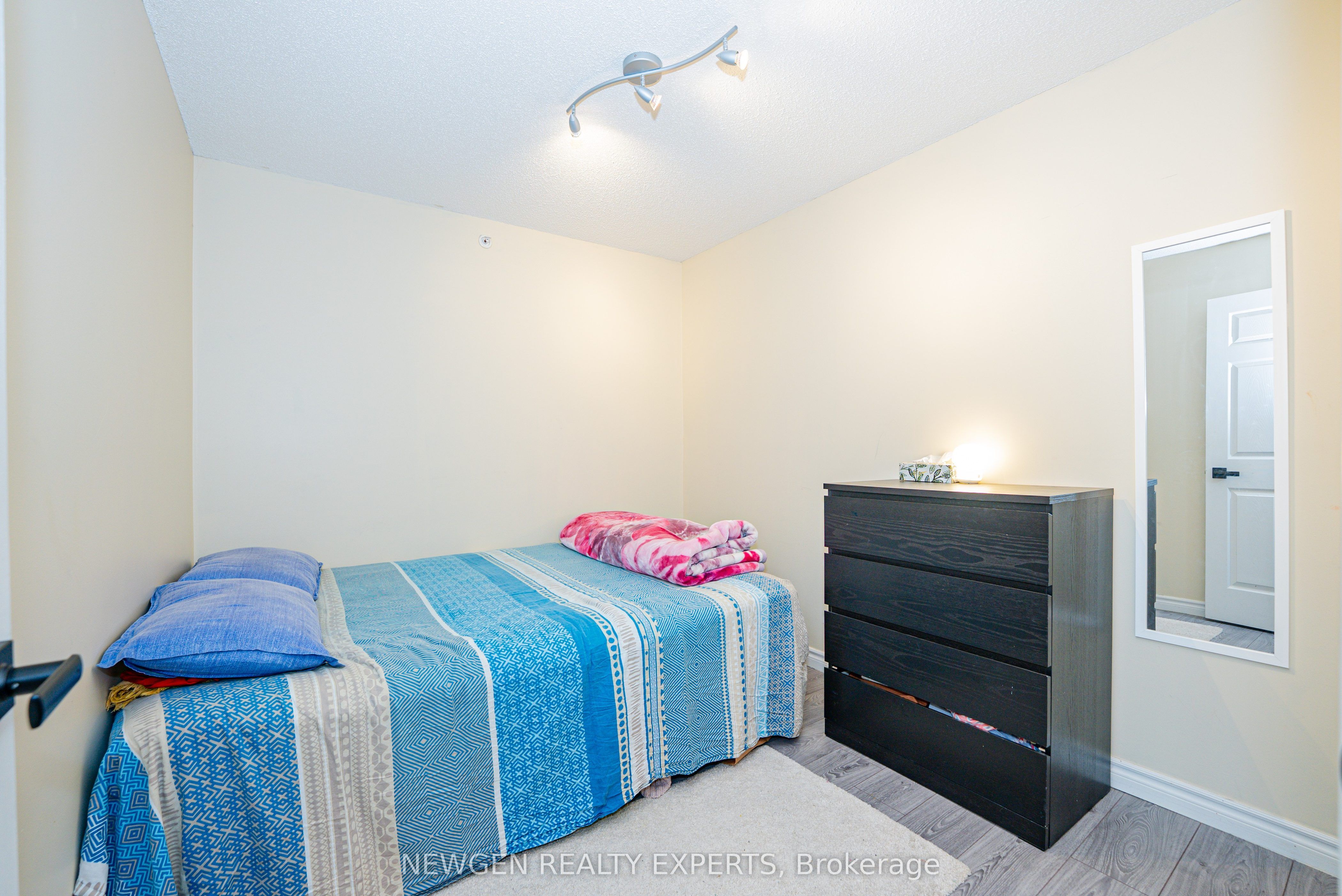 1479 Maple Avenue 405 Property Photo 16