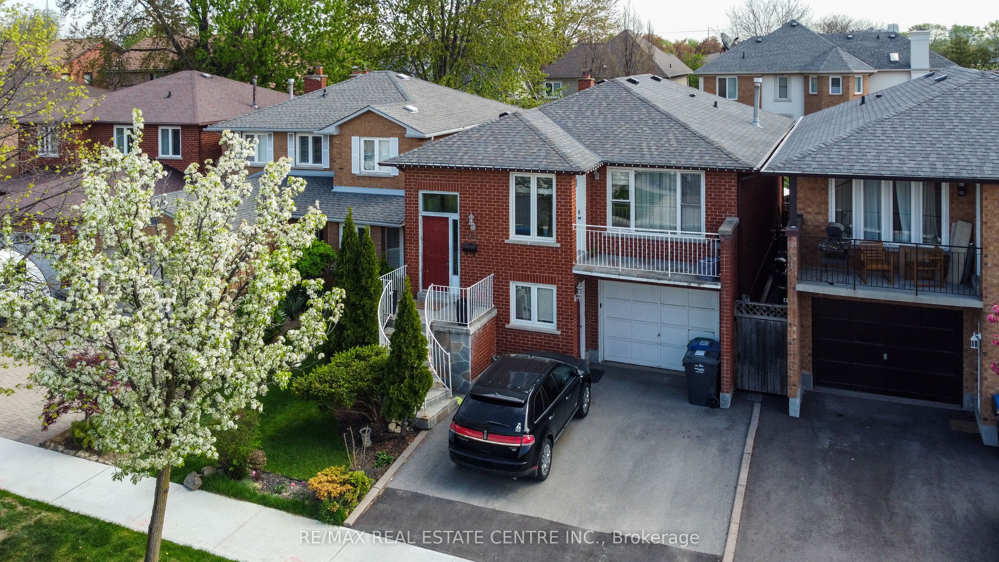4386 Curia Crescent Property Photo 3