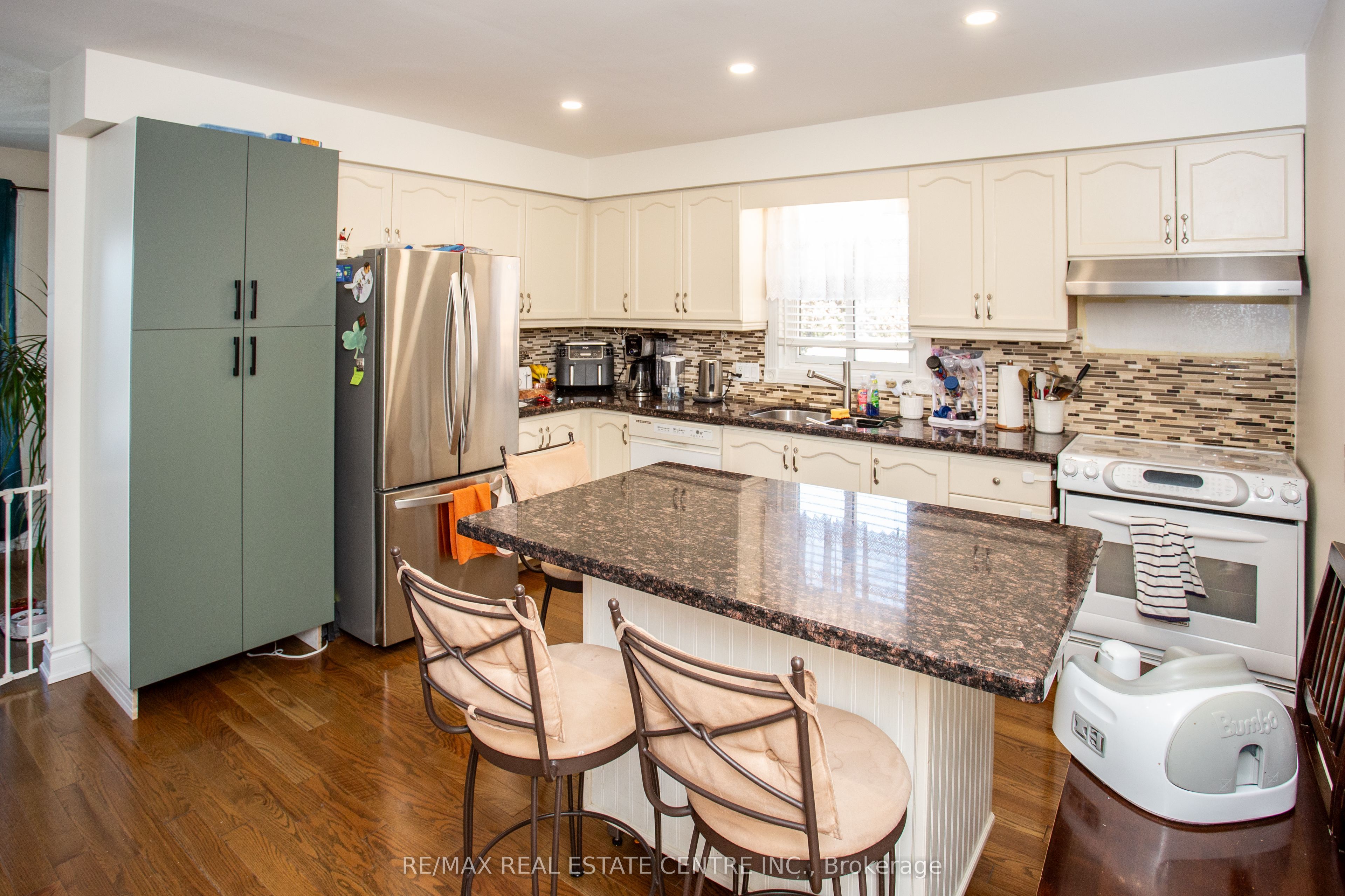 4386 Curia Crescent Property Photo 4