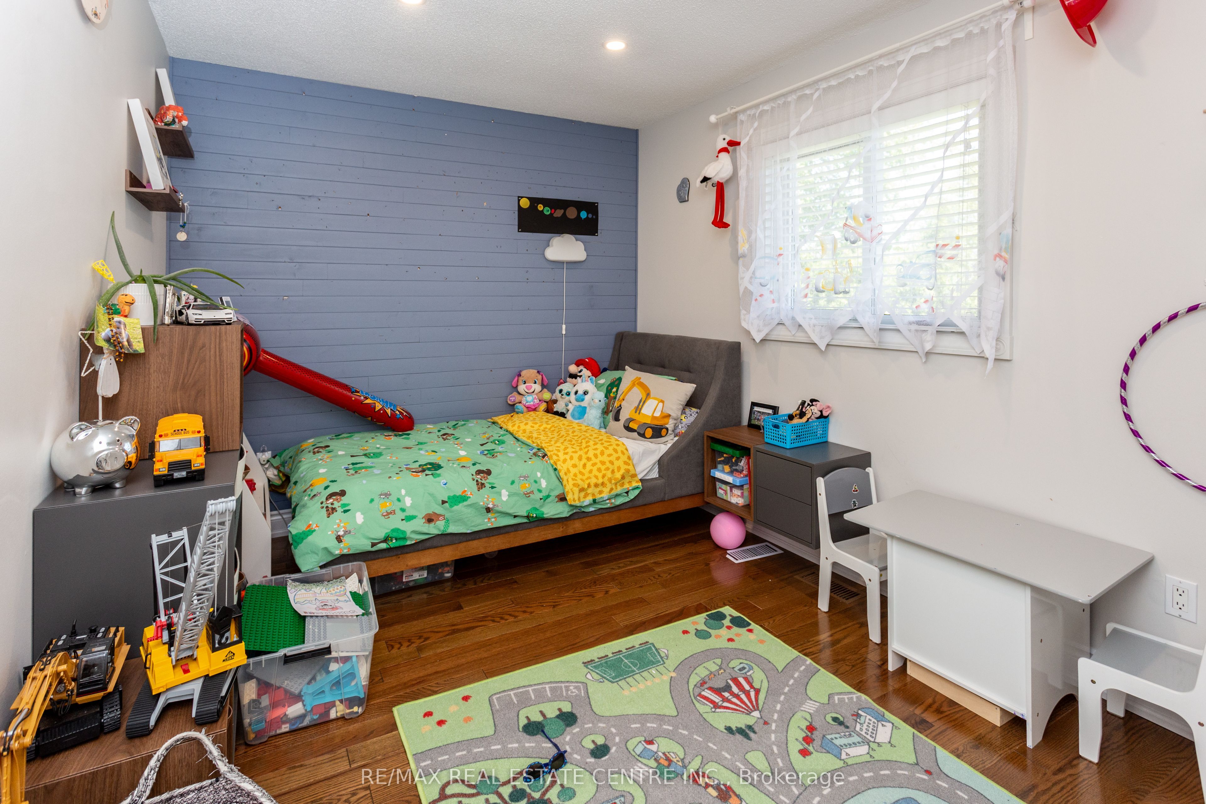 4386 Curia Crescent Property Photo 13