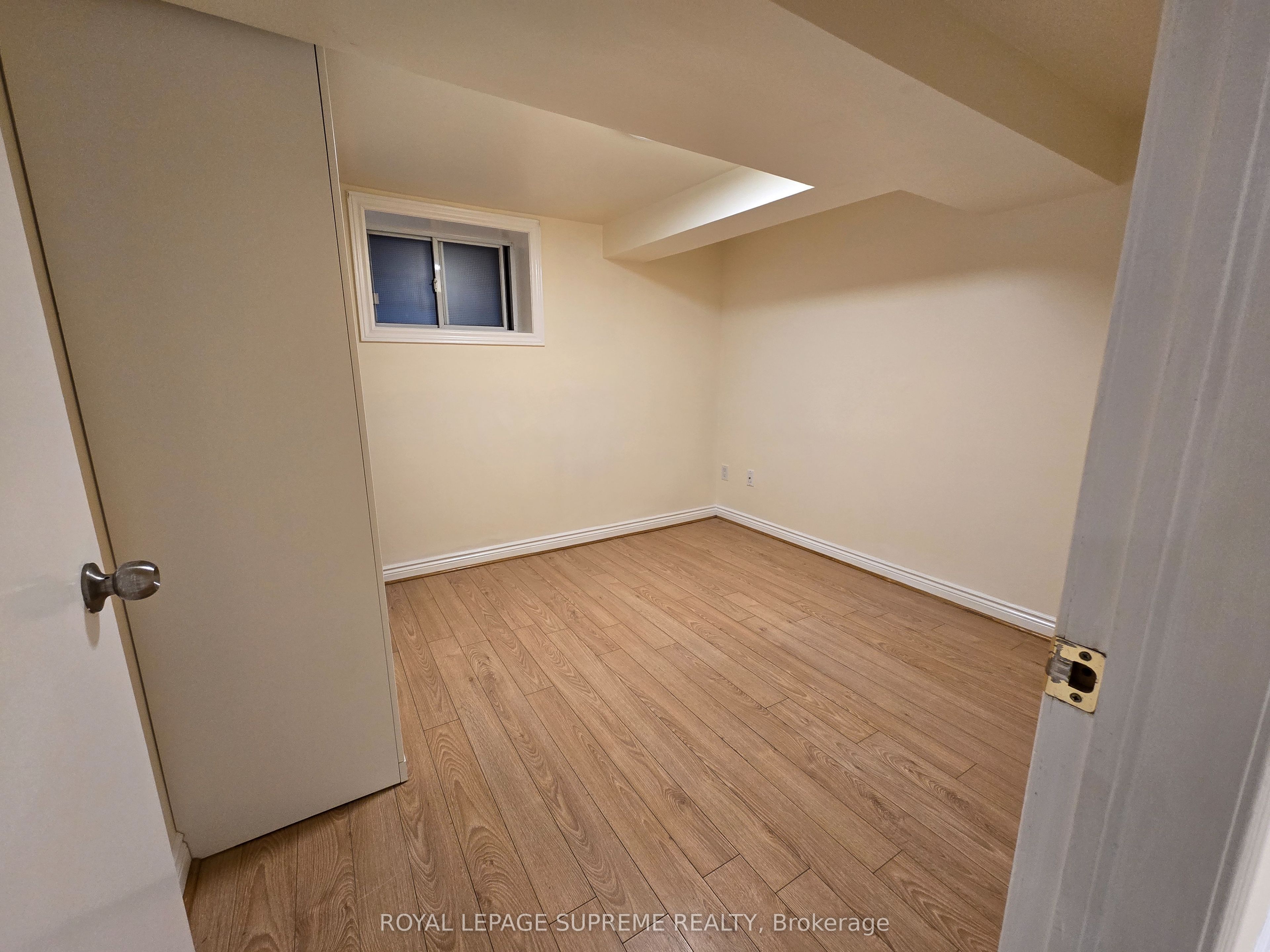 20 Edna Avenue Lower Level Property Photo 4