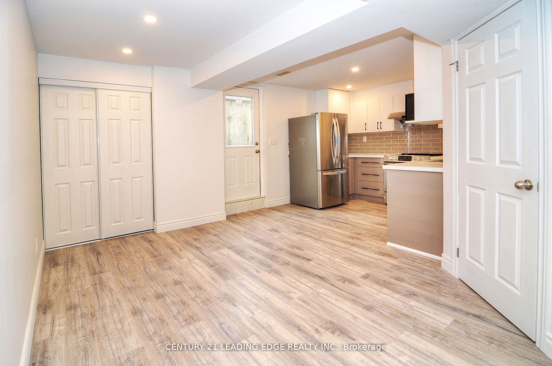 1551 MENDELSON Heights BSMT Property Photo 1