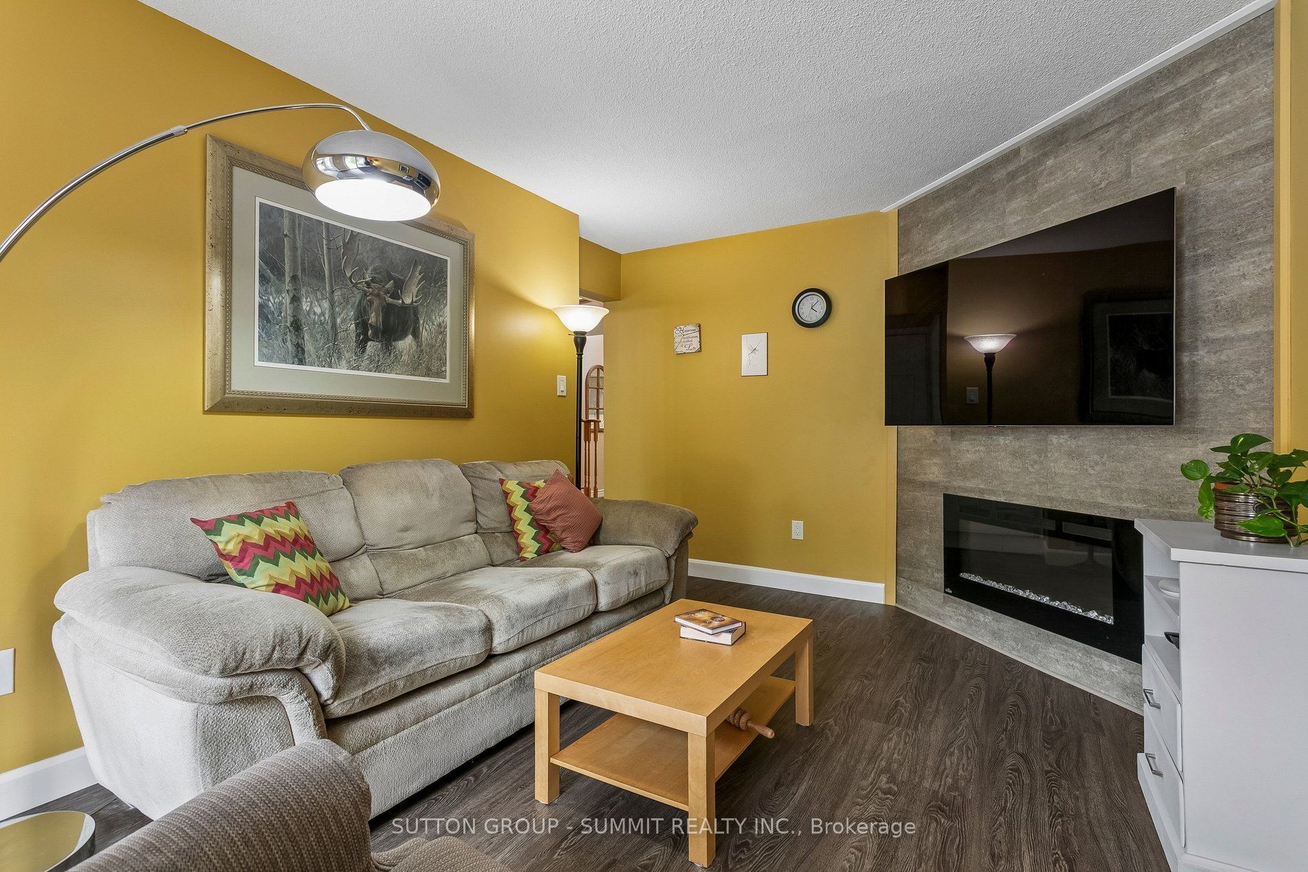 3176 Dovetail Mews Property Photo 14