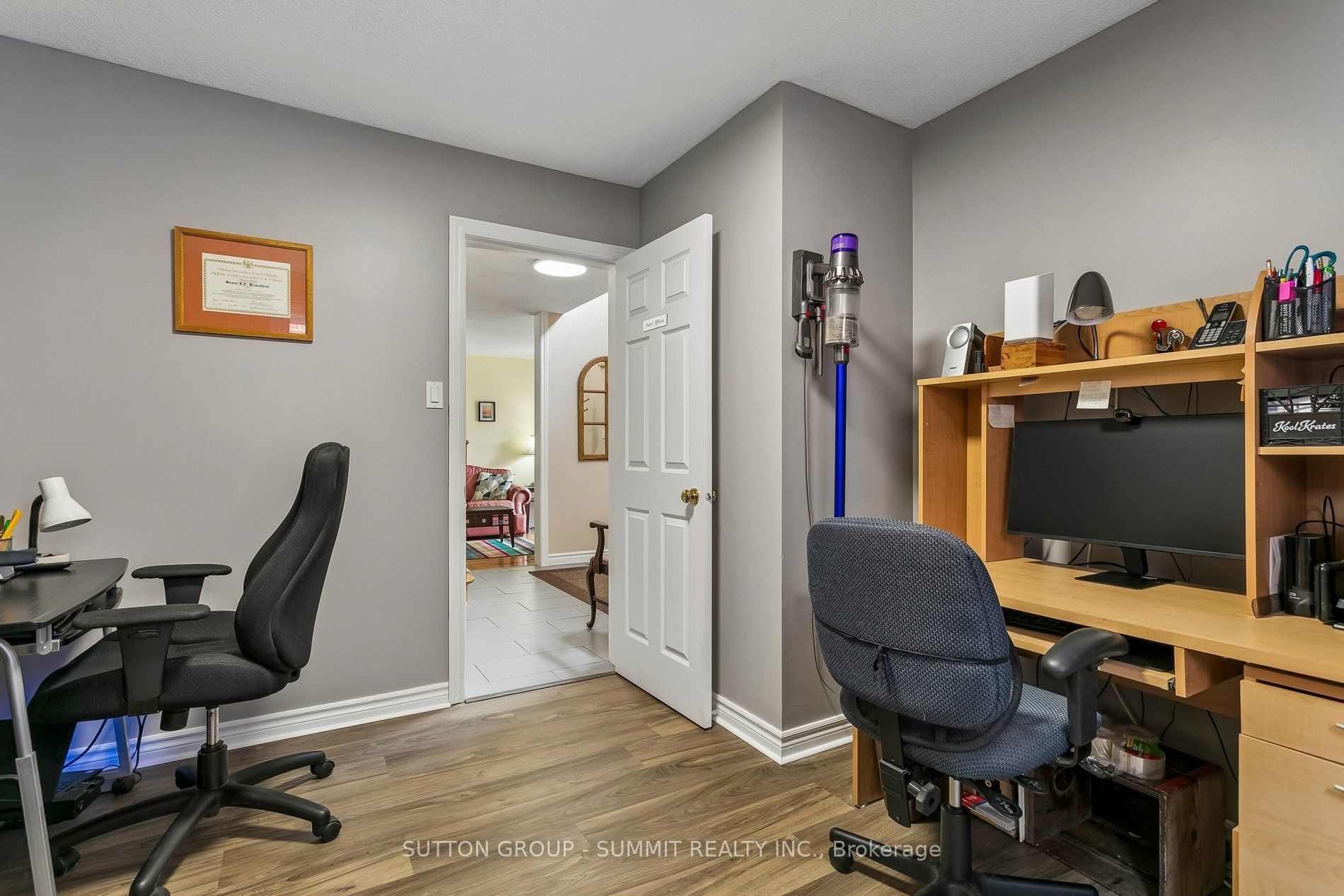 3176 Dovetail Mews Property Photo 16