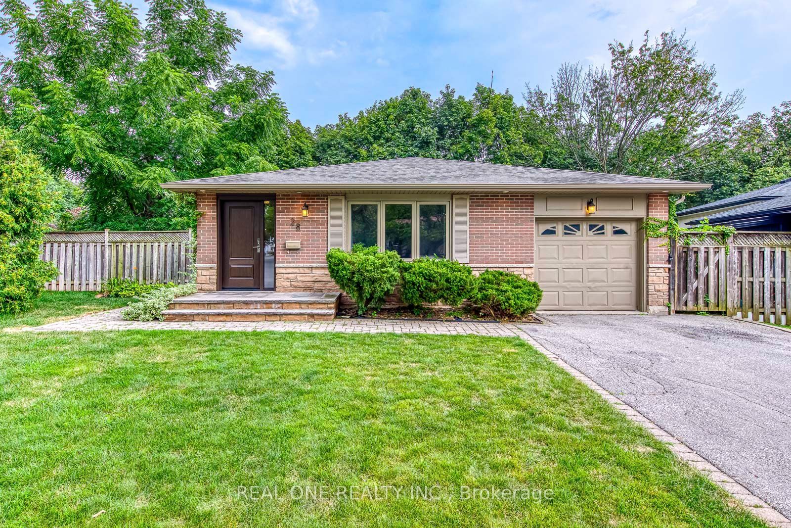 28 Osborne Crescent Property Photo 2