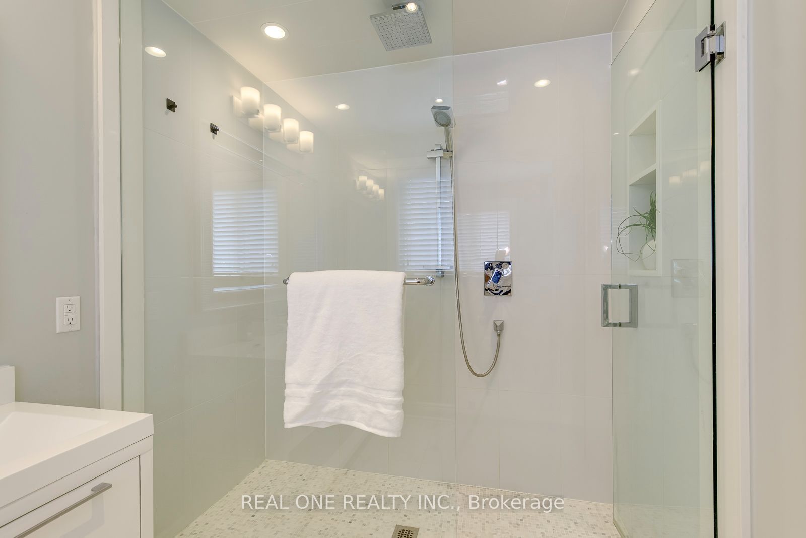 28 Osborne Crescent Property Photo 25