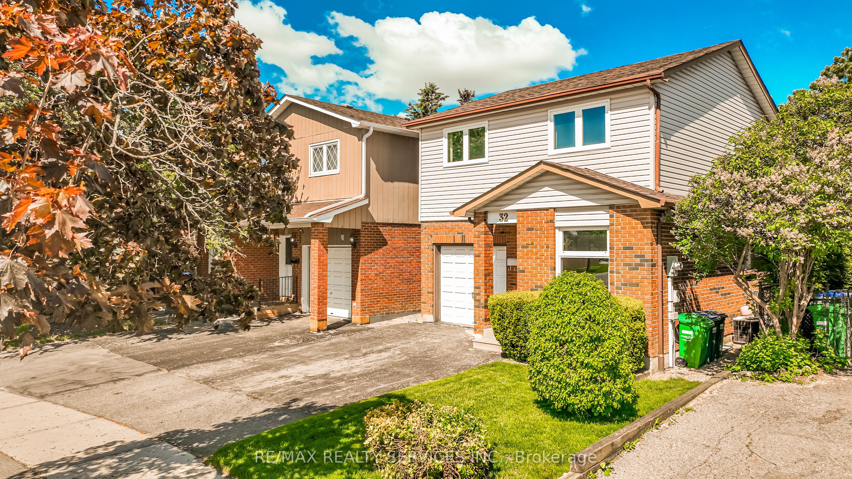 32 Winterfold Drive Property Photo 2