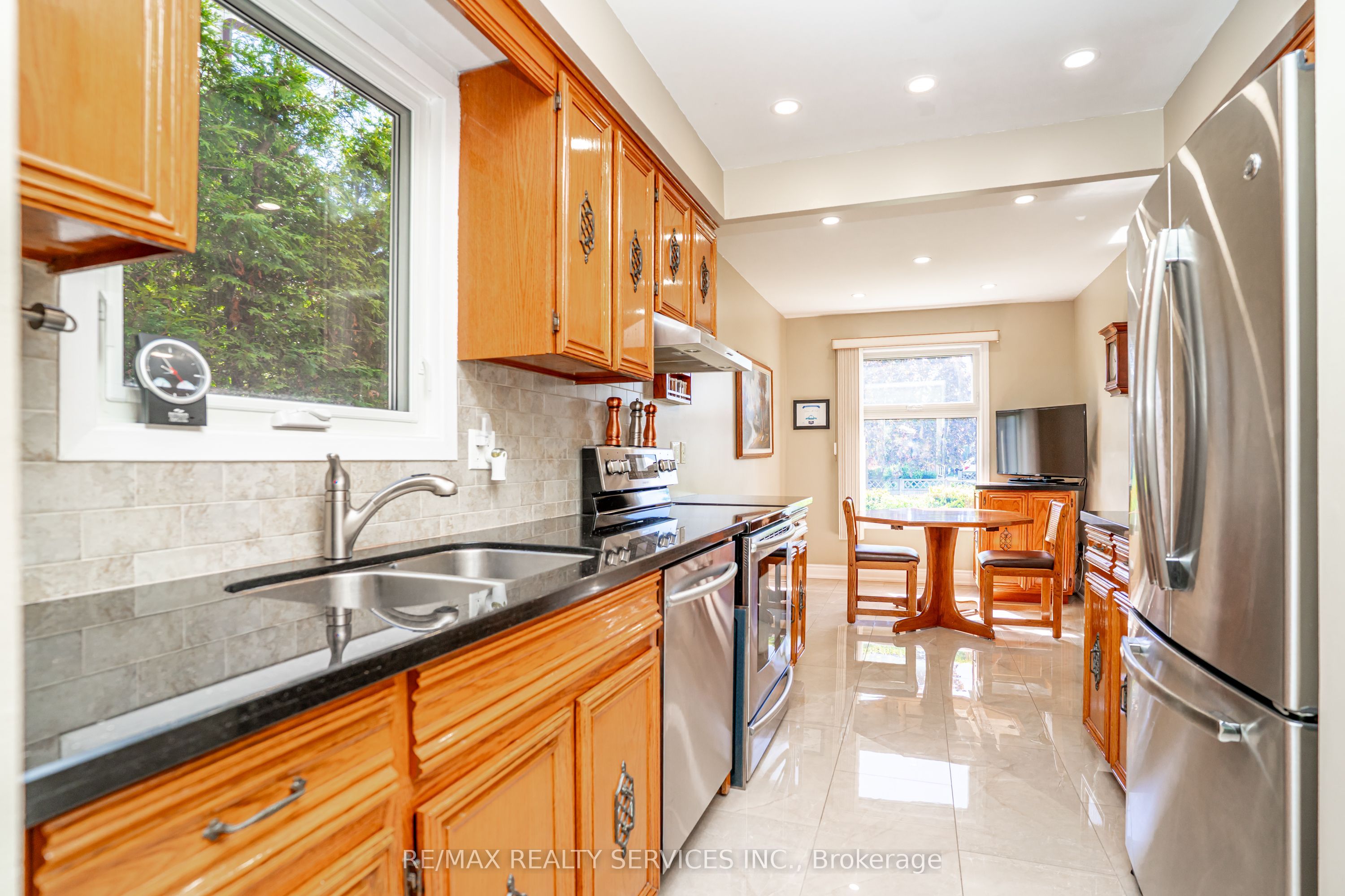 32 Winterfold Drive Property Photo 8