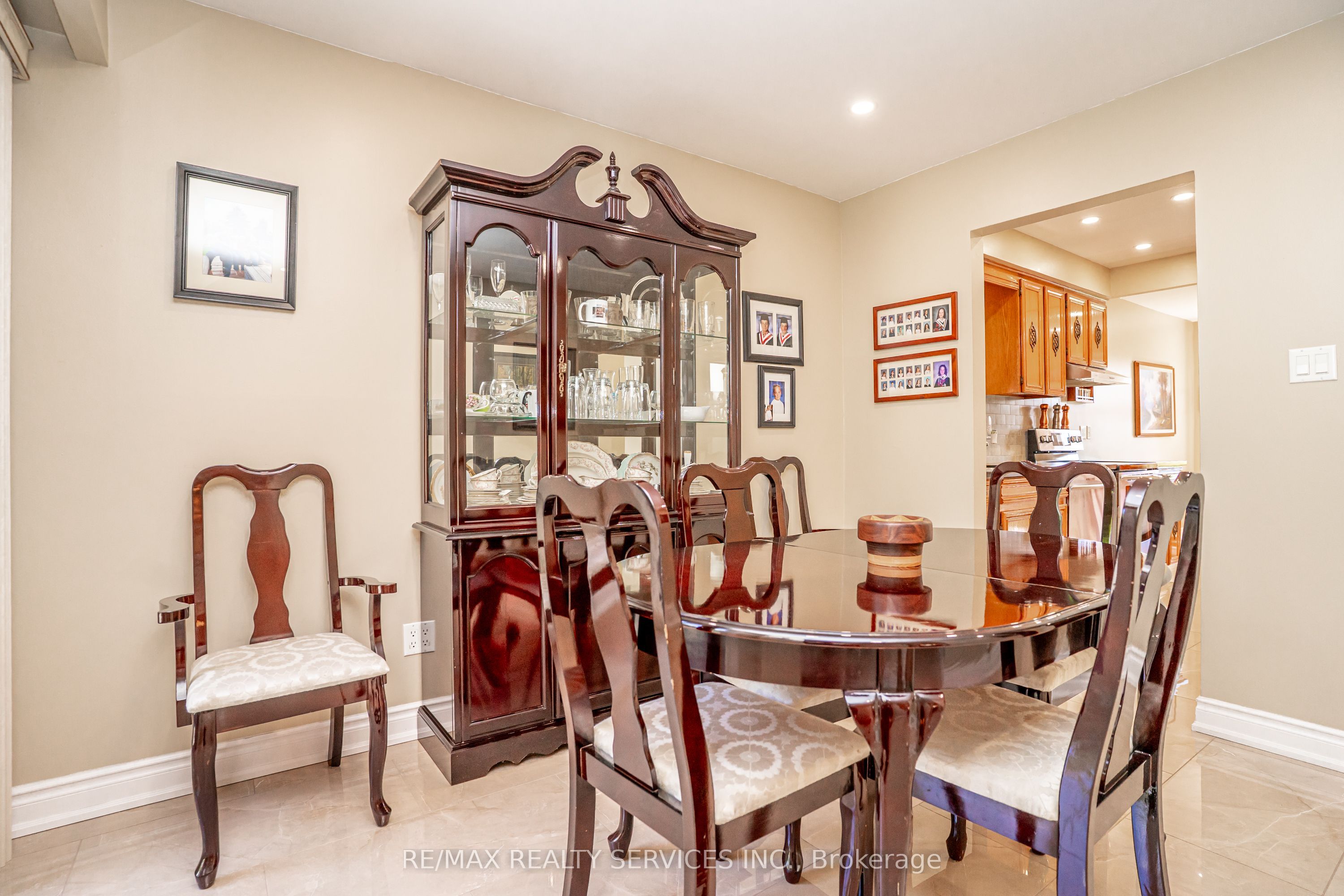 32 Winterfold Drive Property Photo 13