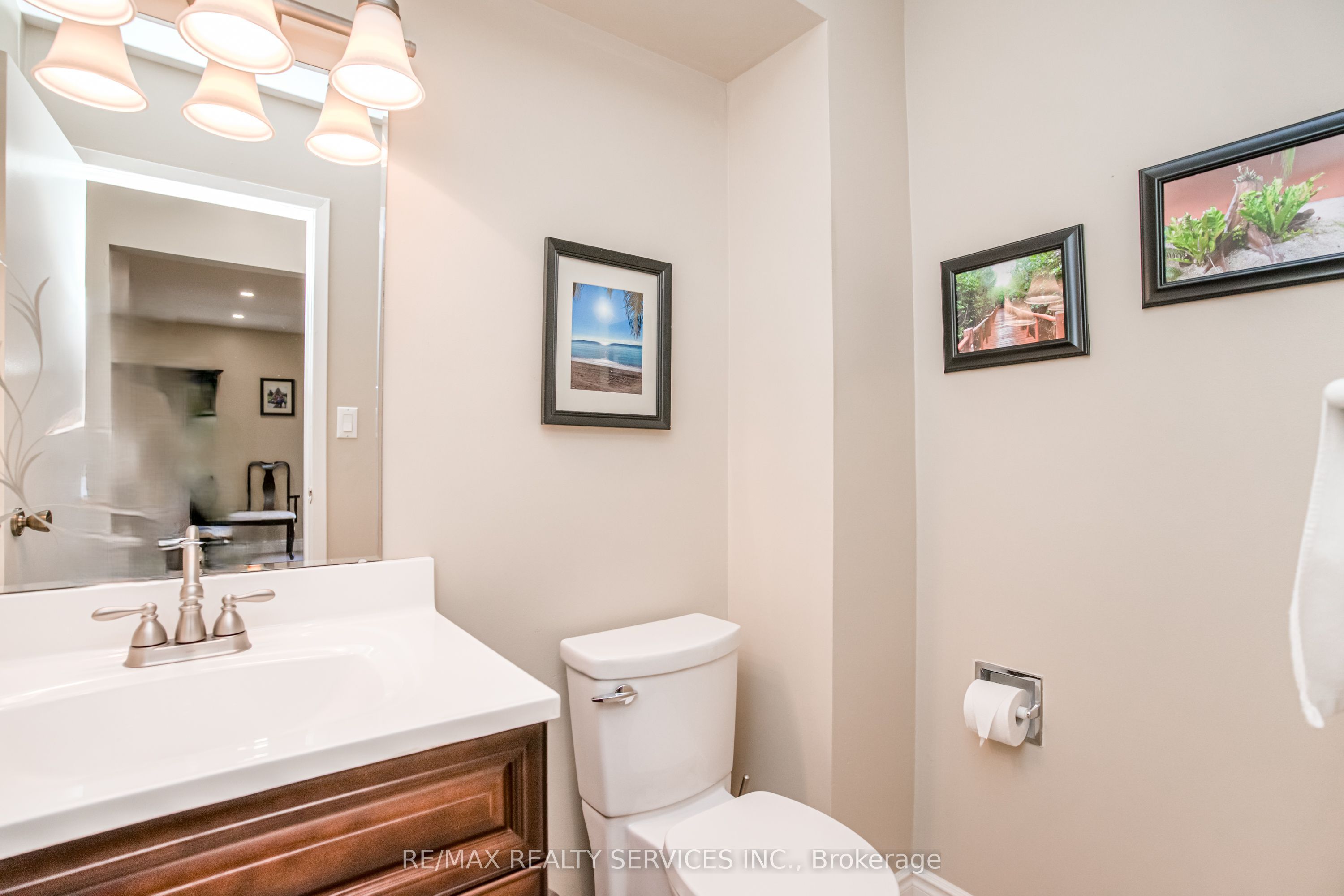 32 Winterfold Drive Property Photo 14