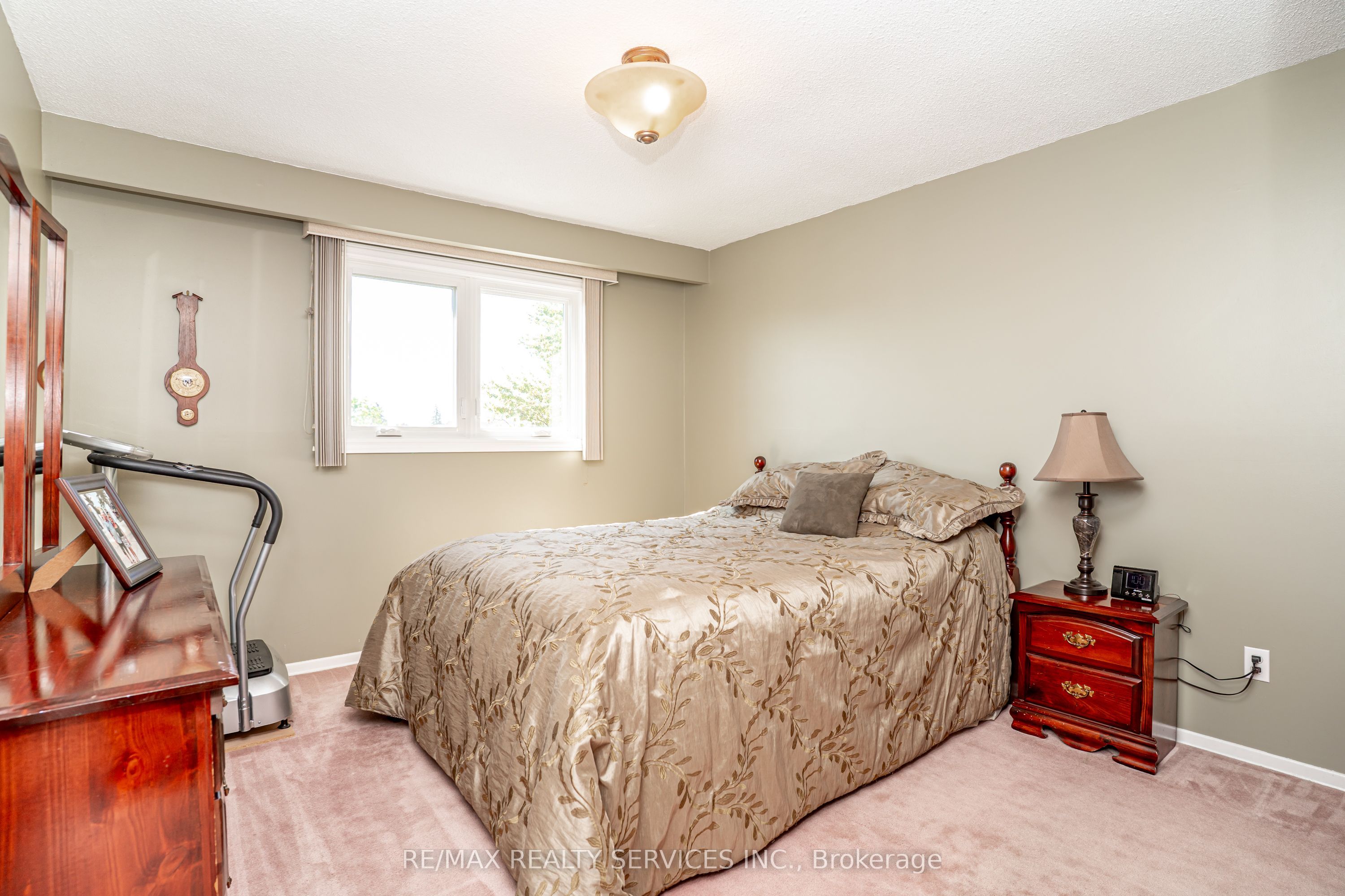 32 Winterfold Drive Property Photo 20