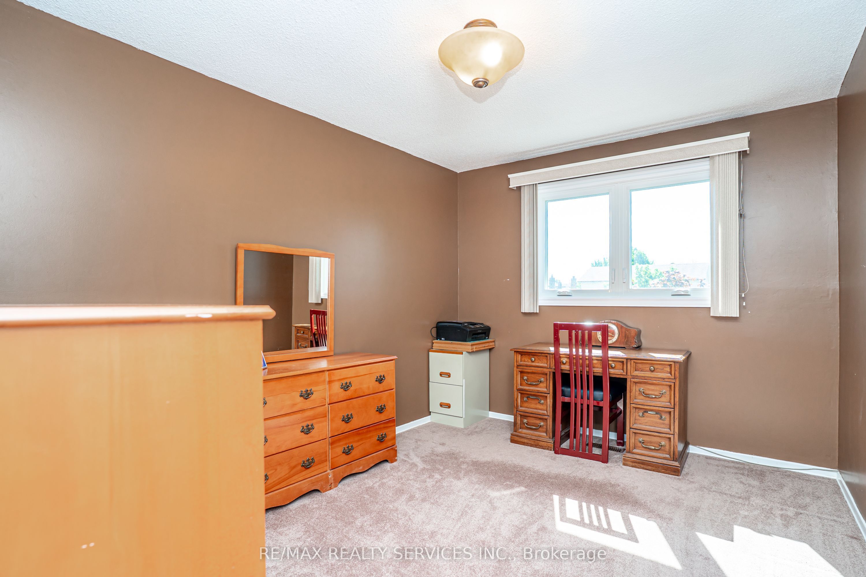 32 Winterfold Drive Property Photo 24