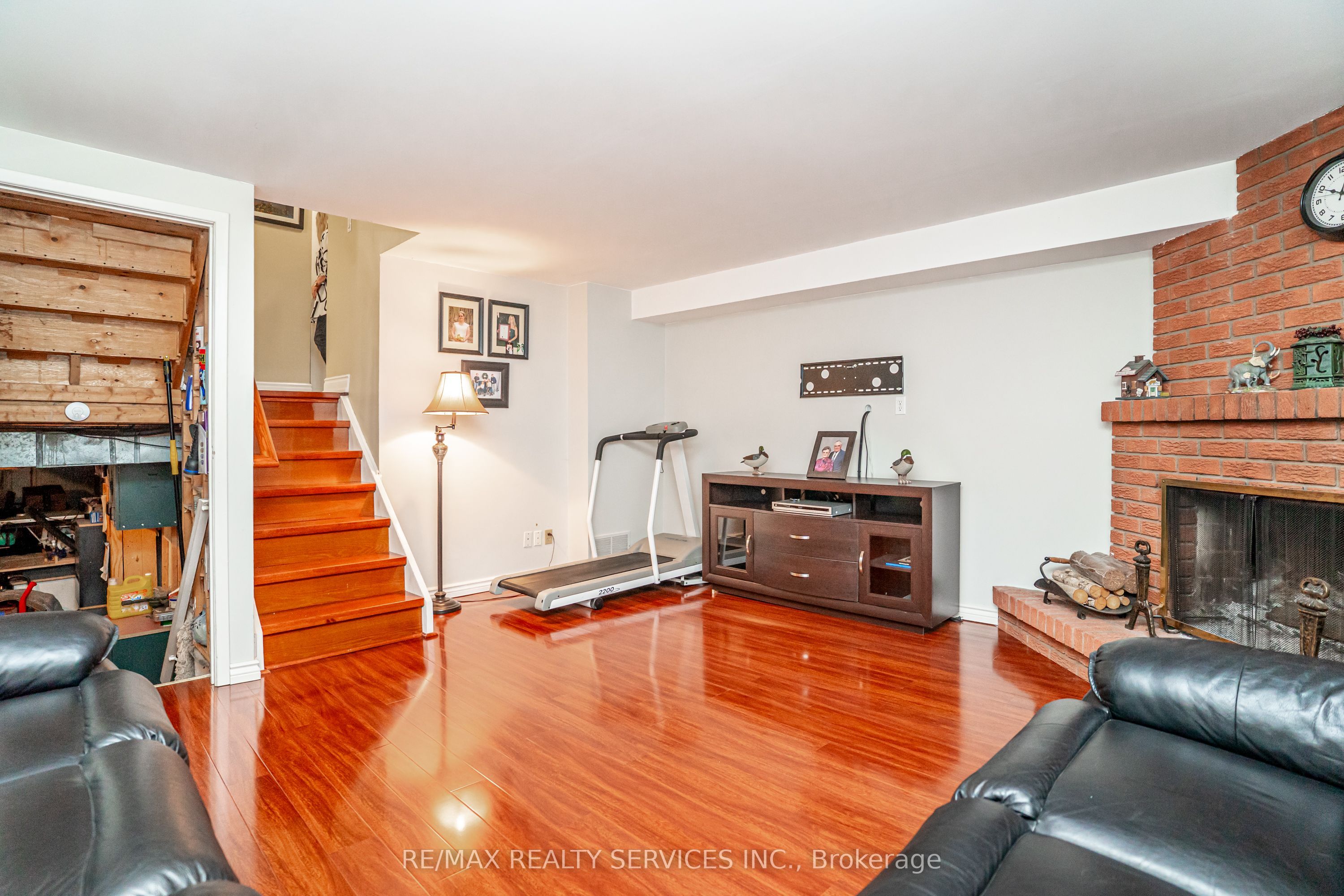 32 Winterfold Drive Property Photo 29