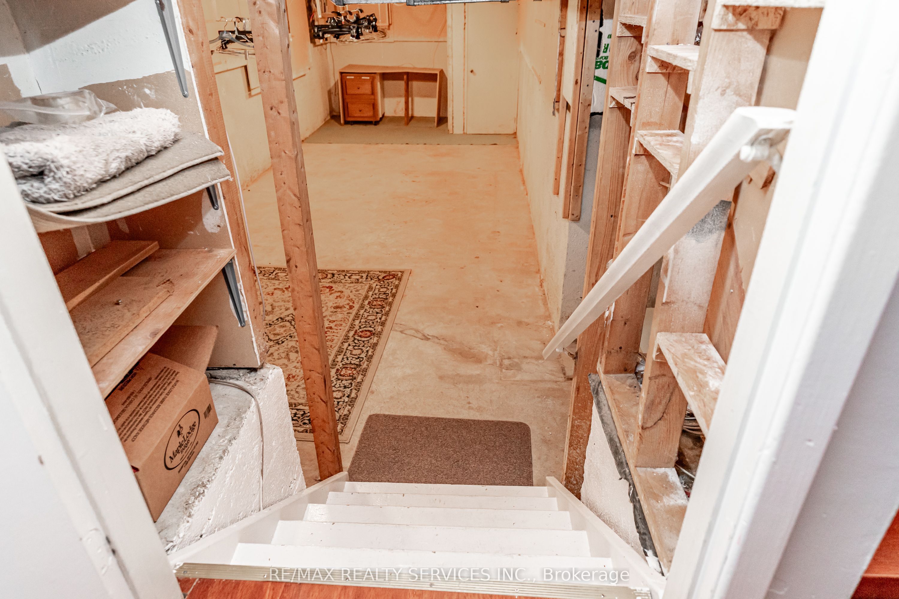 32 Winterfold Drive Property Photo 30