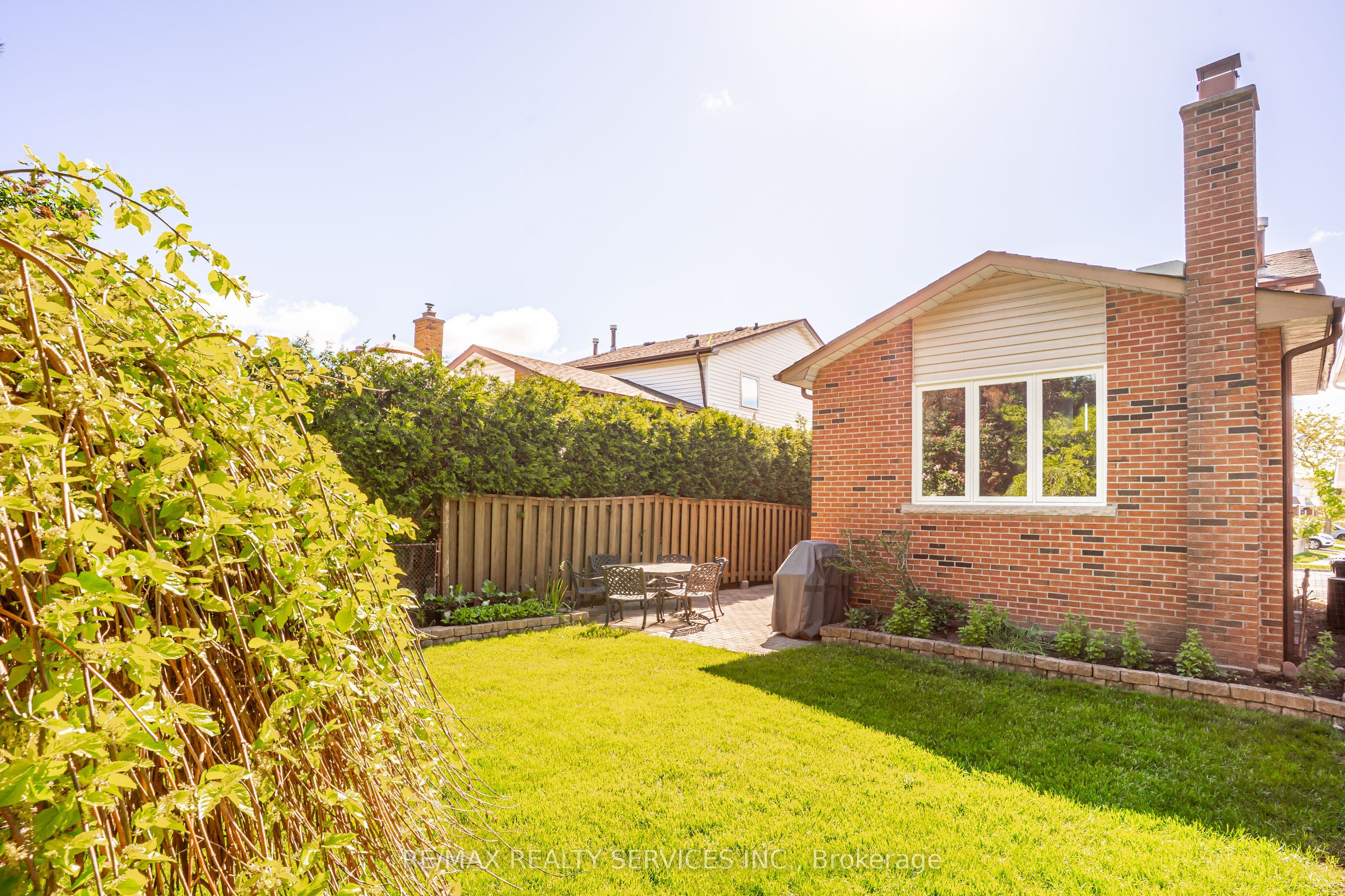 32 Winterfold Drive Property Photo 33