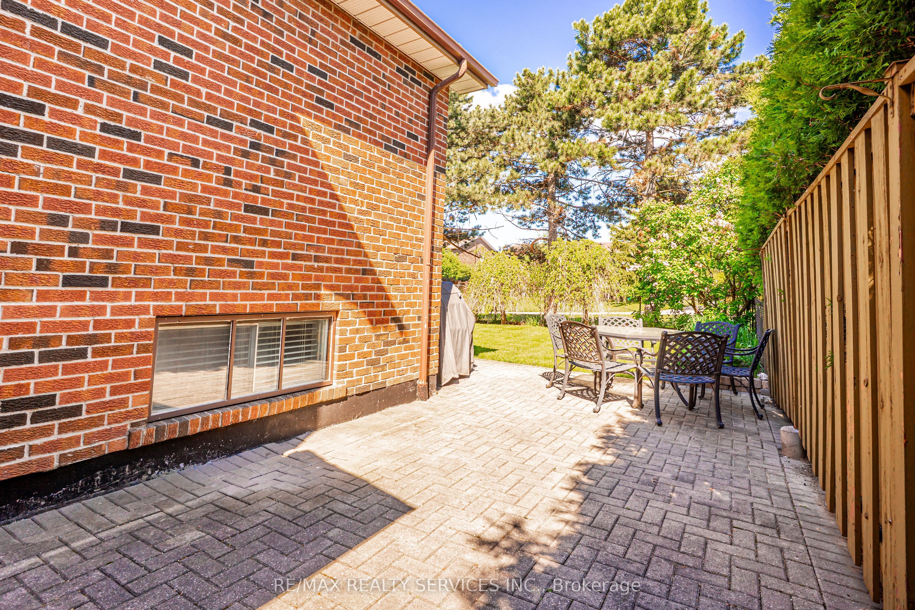 32 Winterfold Drive Property Photo 36