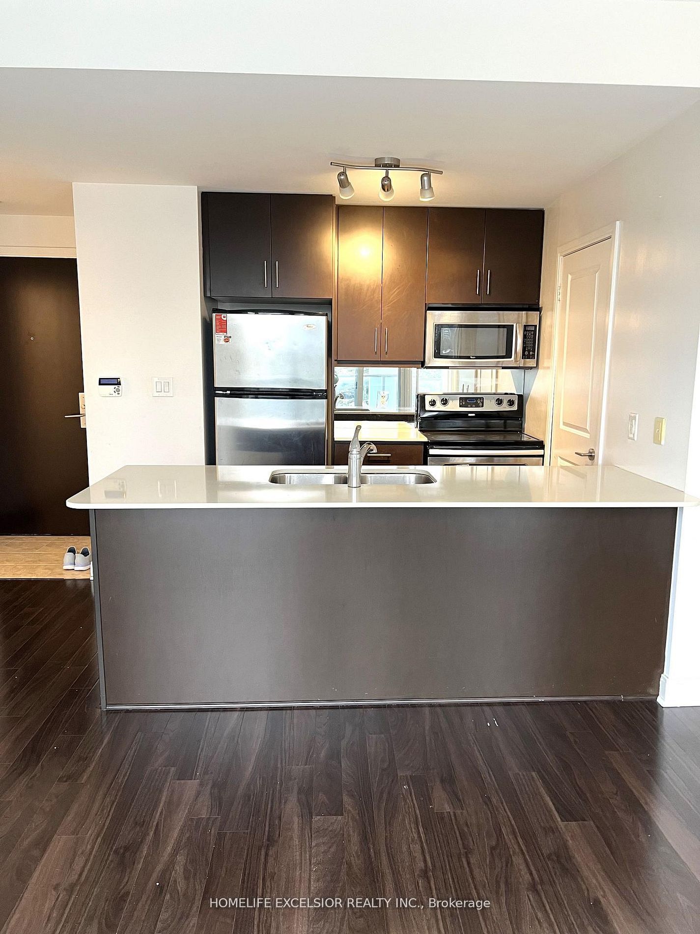 4033 Hurontario Street 419 Property Photo 6