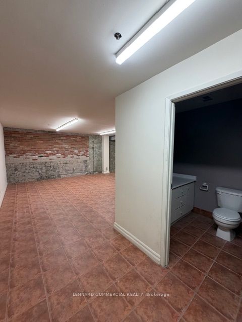5 Adrian Avenue 114 Property Photo 3