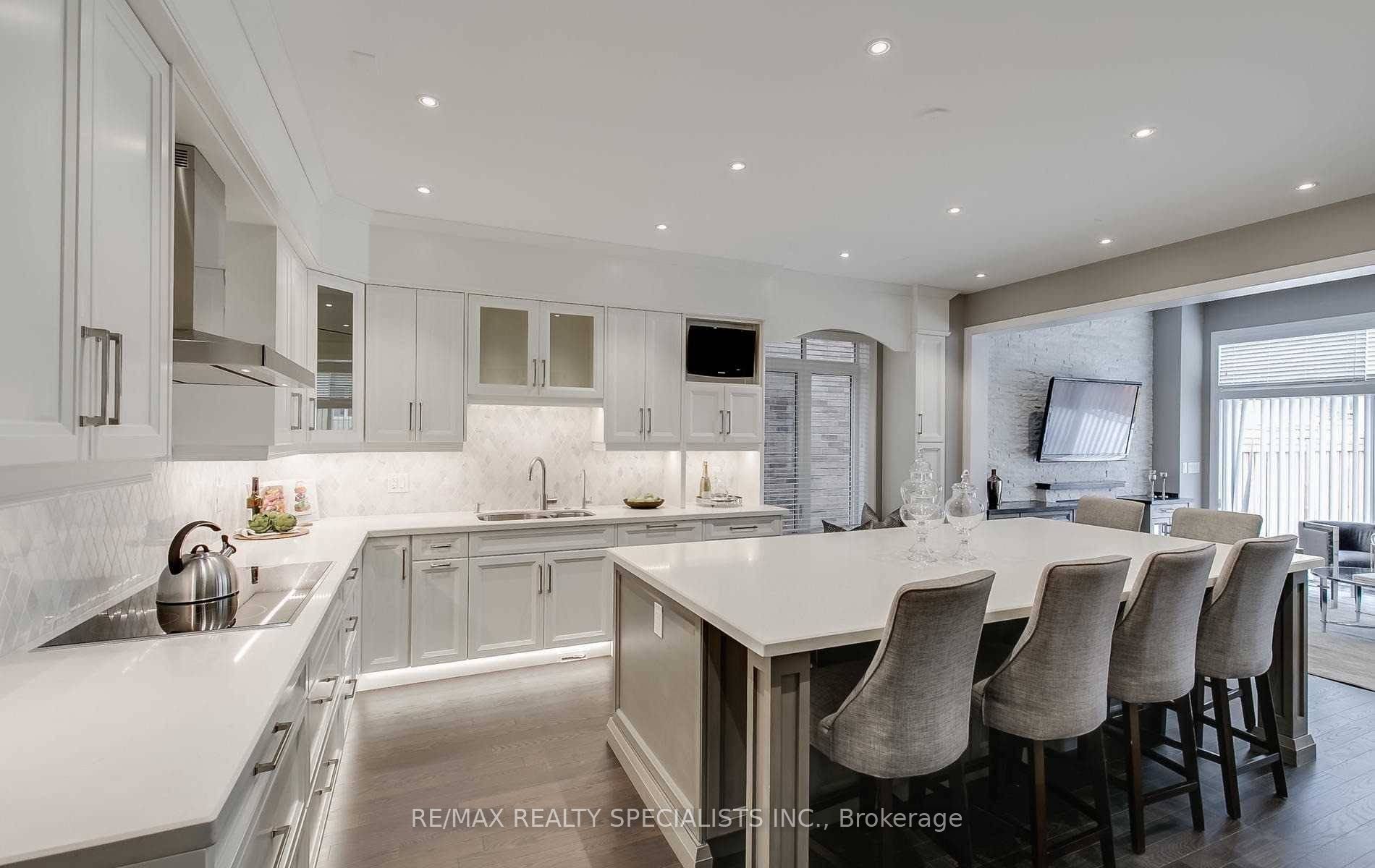 19 Dancing Waters Road Property Photo 9