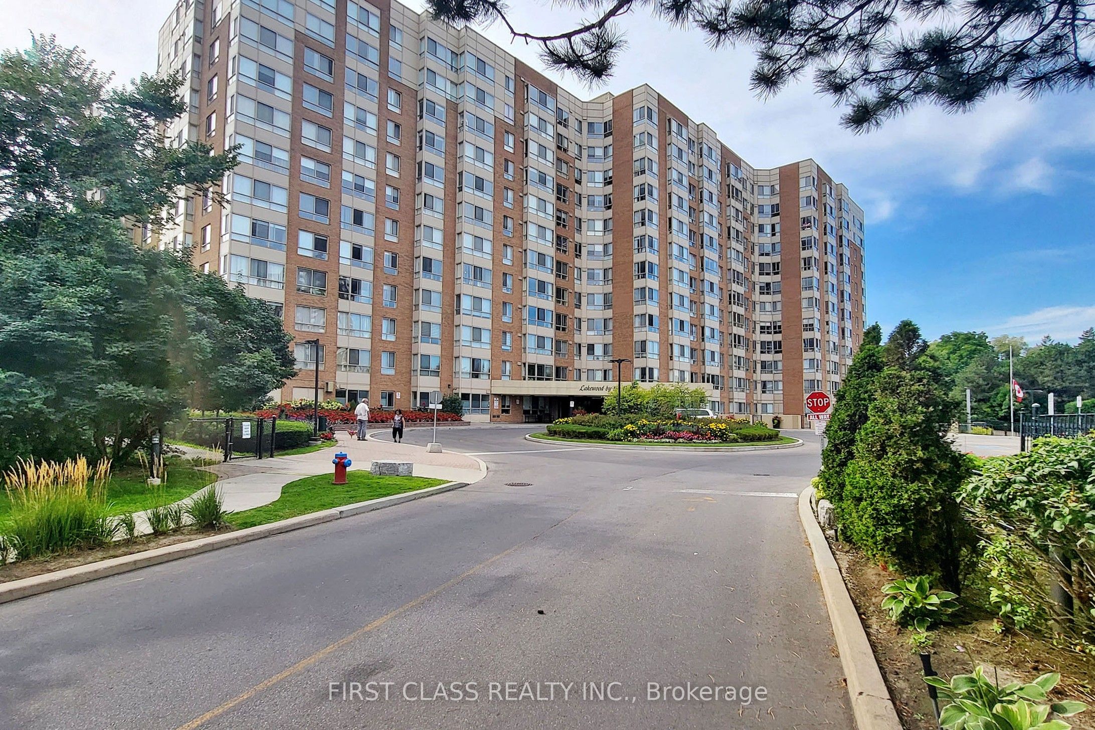 1485 E Lakeshore Road E 1117 Property Photo 1
