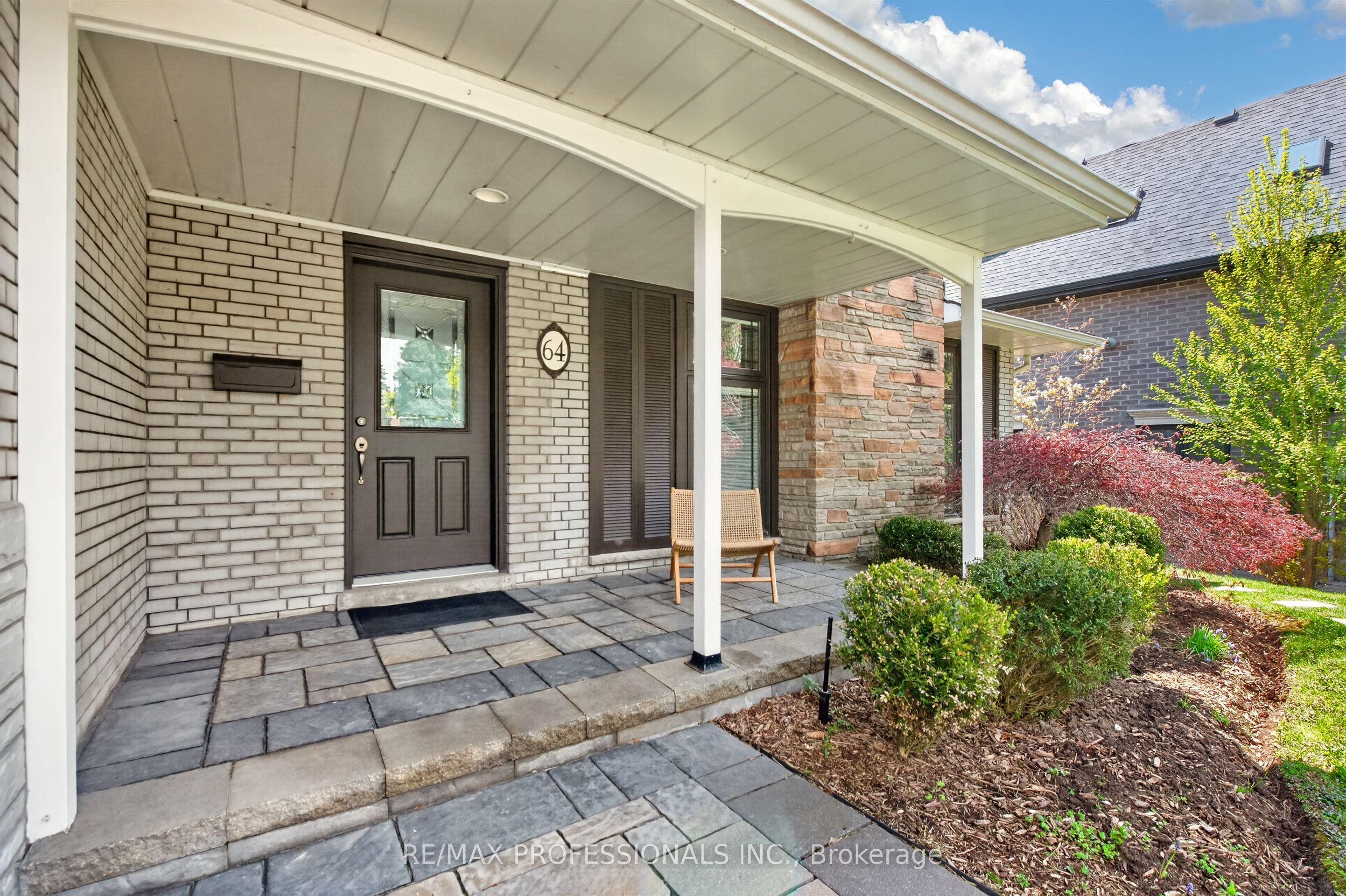 64 Ravensbourne Crescent Property Photo 4