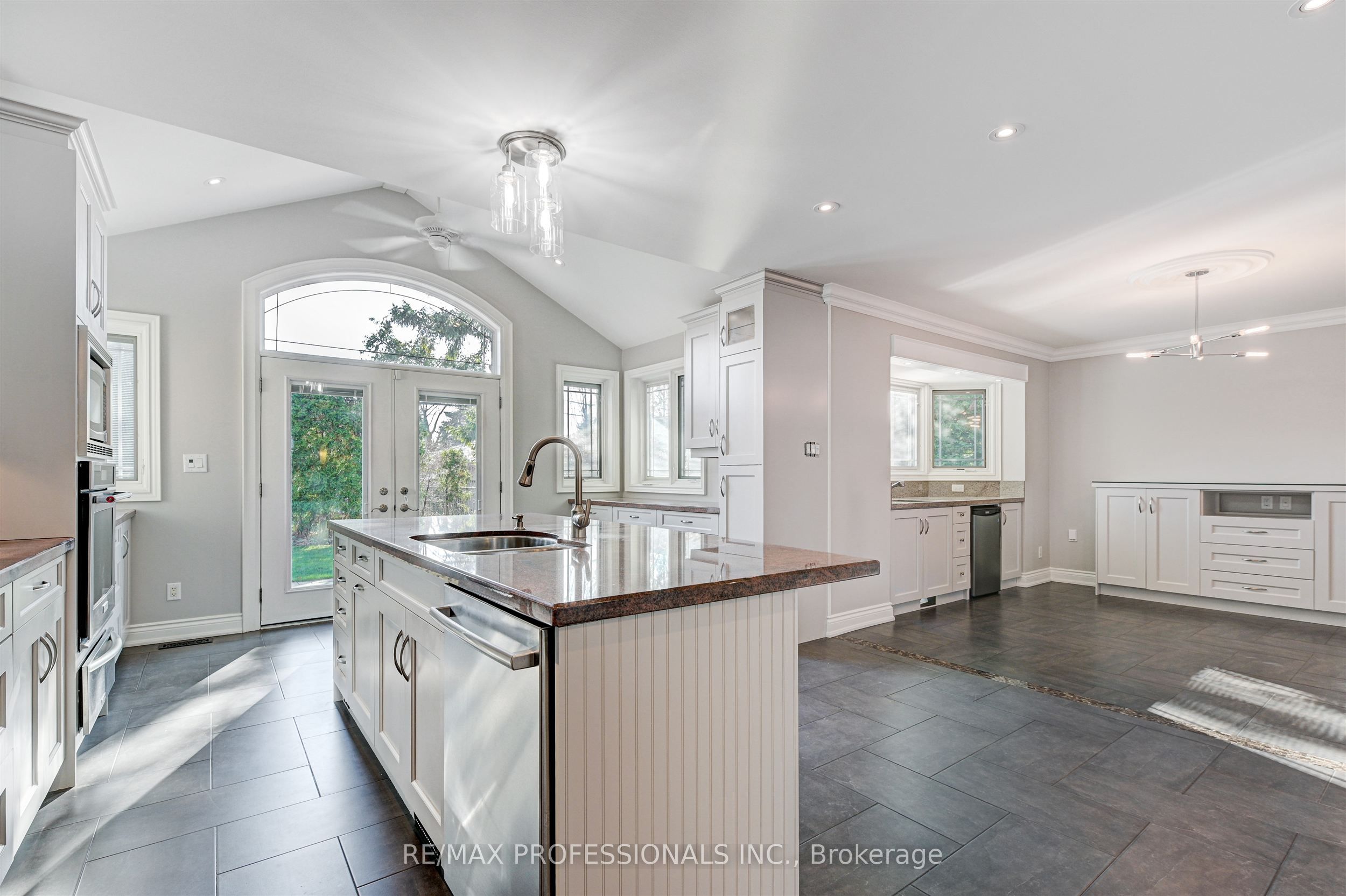 64 Ravensbourne Crescent Property Photo 9
