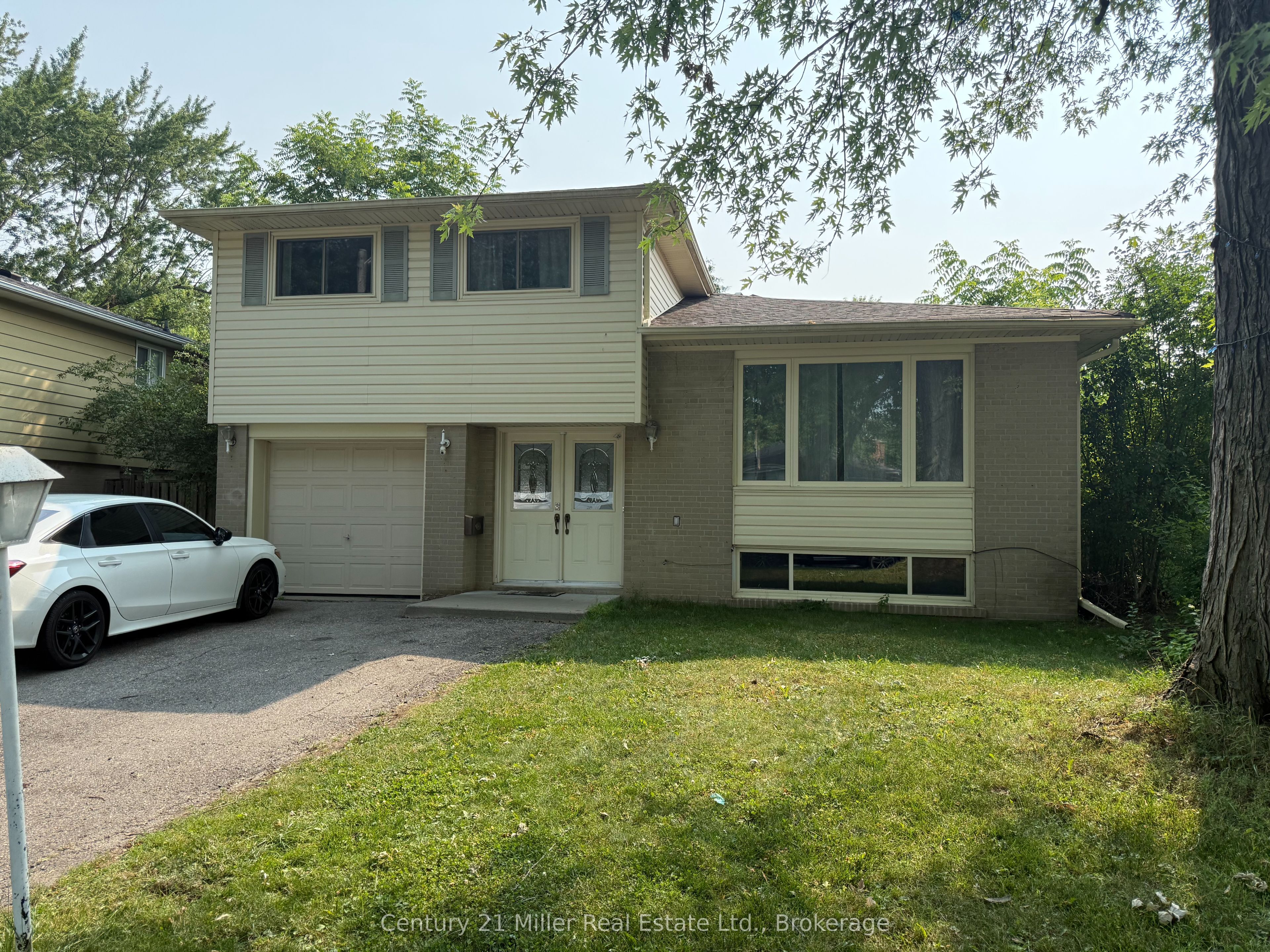 35 Melville Crescent Property Photo 1