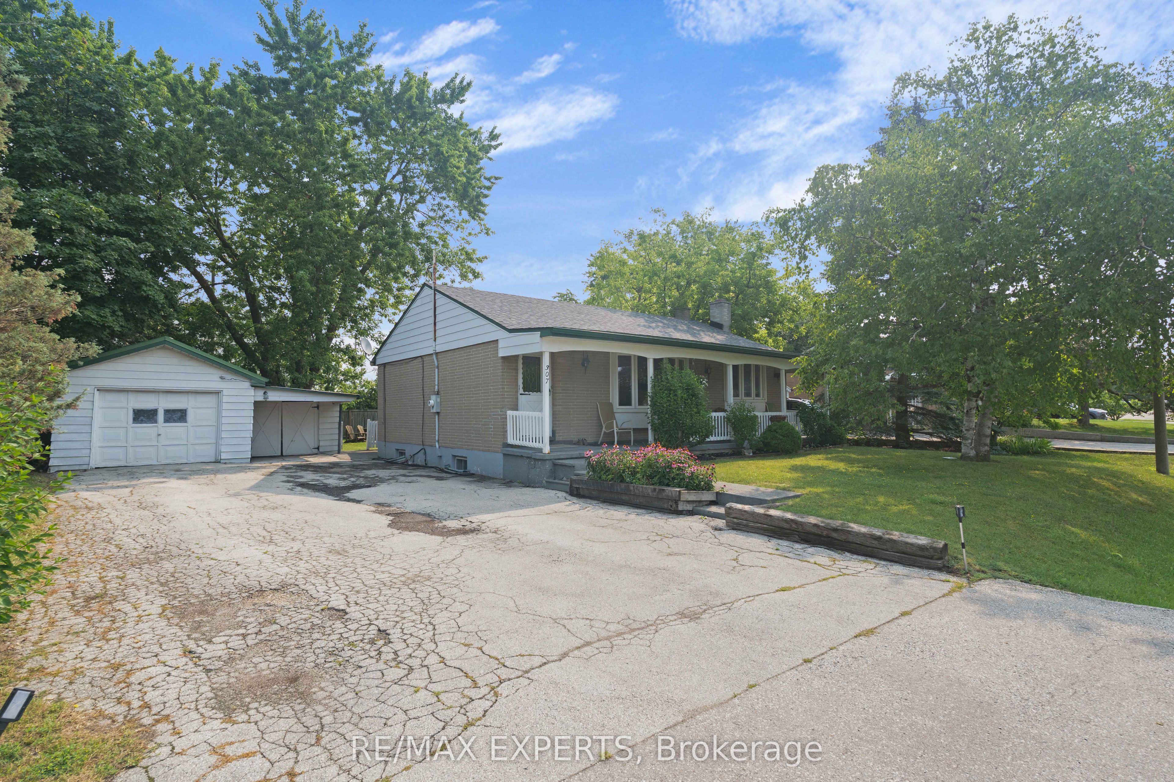 307 Pearl Street Property Photo 2