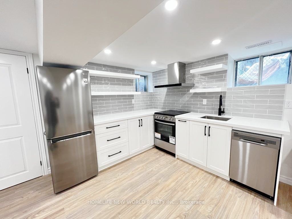 3 Roblocke Avenue Lower Property Photo 1