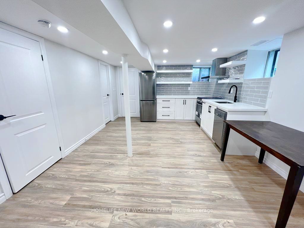 3 Roblocke Avenue Lower Property Photo 2