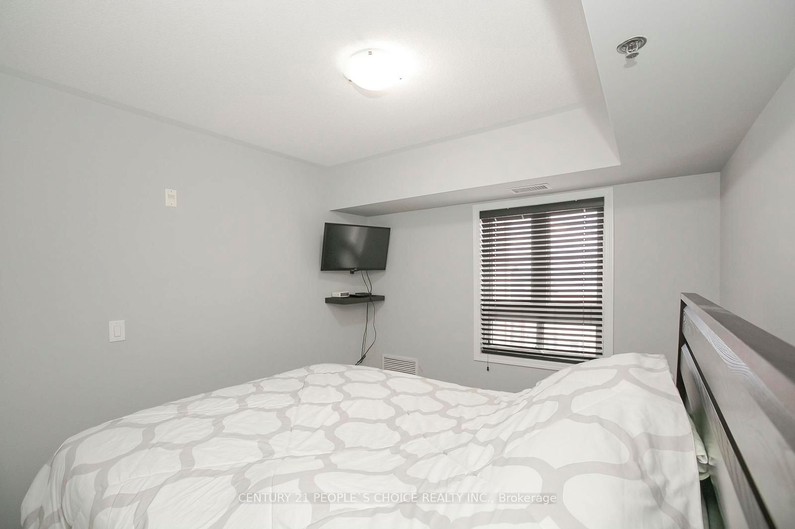 60 Baycliffe Crescent 402 Property Photo 27