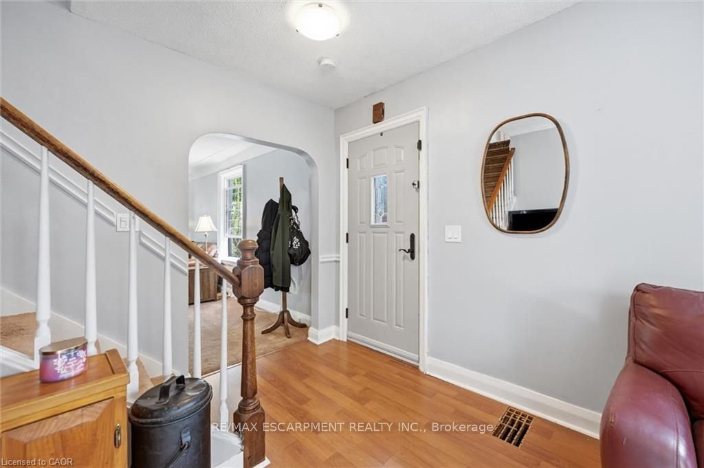 938 Cloverleaf Drive Property Photo 3