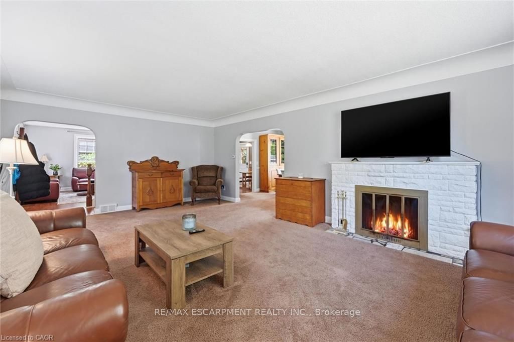 938 Cloverleaf Drive Property Photo 7