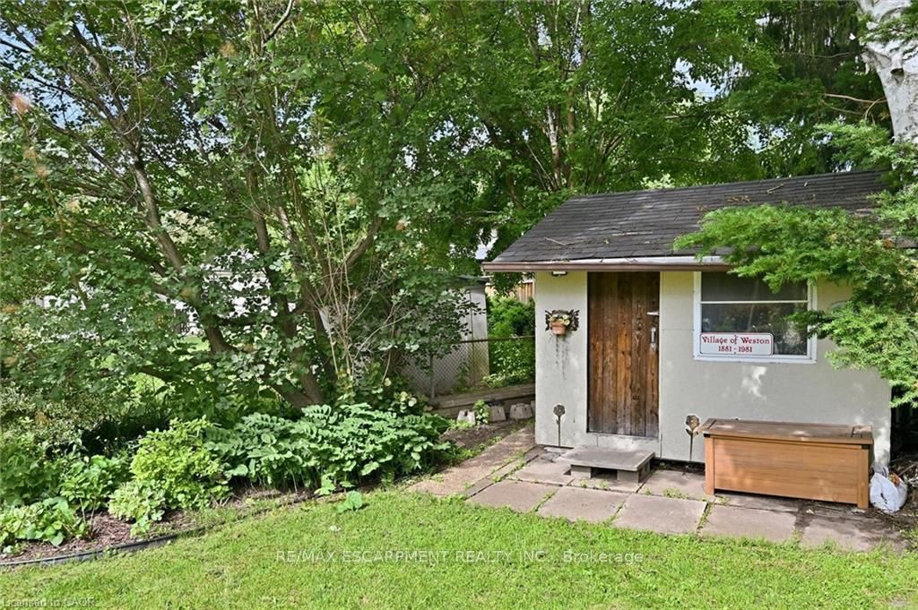 938 Cloverleaf Drive Property Photo 26