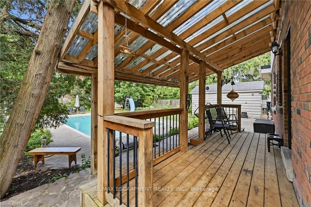 938 Cloverleaf Drive Property Photo 28