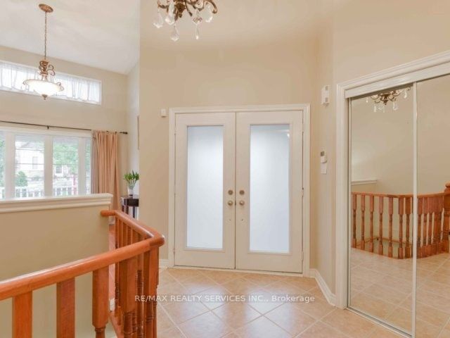 106 Pennyroyal Crescent Property Photo 3
